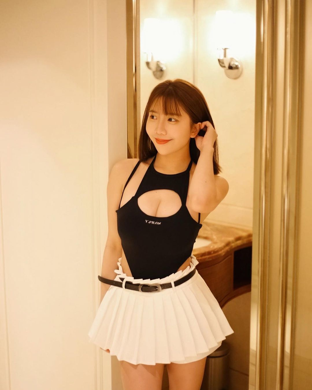 精緻美女「Mika蜜卡登」胸前乳量滿滿迷倒全場-第1章-图片8