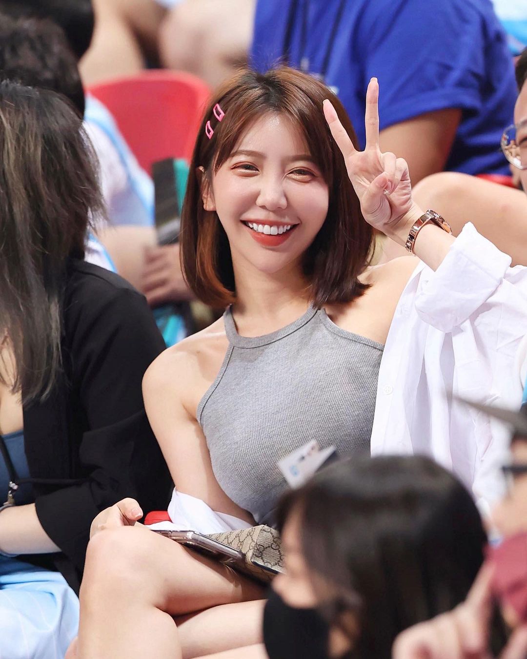 精緻美女「Mika蜜卡登」胸前乳量滿滿迷倒全場-第1章-图片9