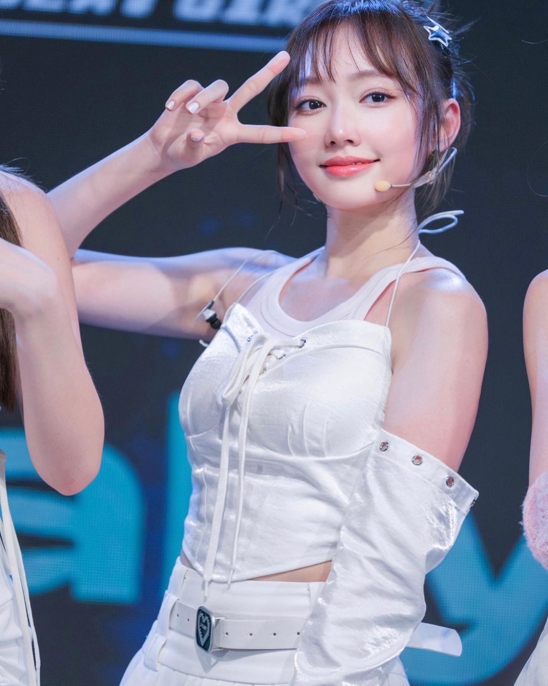 氣質美少女「栩栩」甜笑好迷人 清新彷彿非世間所有-第1章-图片4