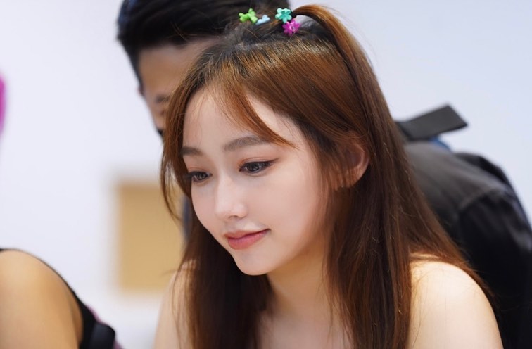 氣質美少女「栩栩」甜笑好迷人 清新彷彿非世間所有-第1章-图片8