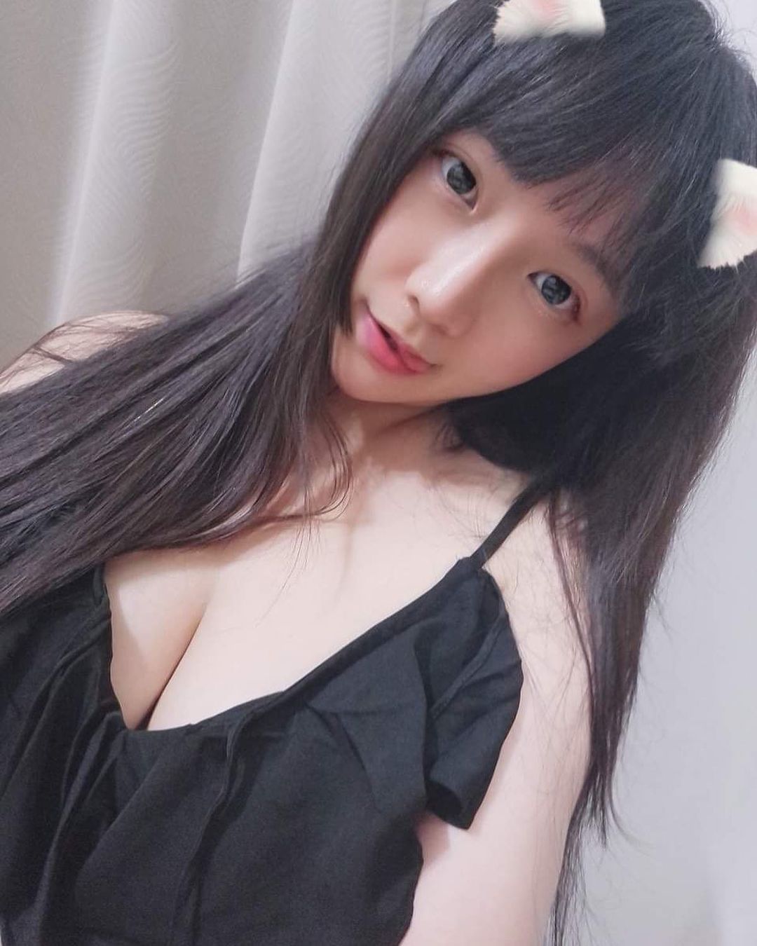 美乳女神「徐柑仔」大露事業線讓人鼻血狂流-第1章-图片9