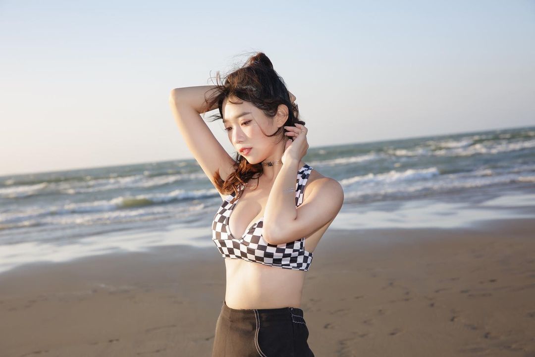 正妹「阿江」渾圓飽滿美胸身材 好狂好犯規-第1章-图片1