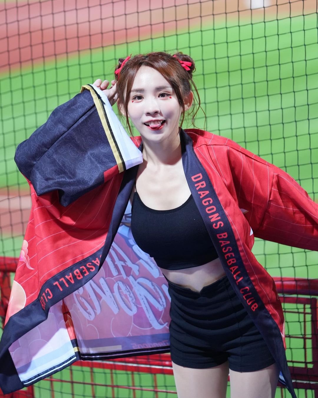 爆奶小隻馬「講薑」白皙美肌展現好厲害 引發視覺費洛蒙-第1章-图片3