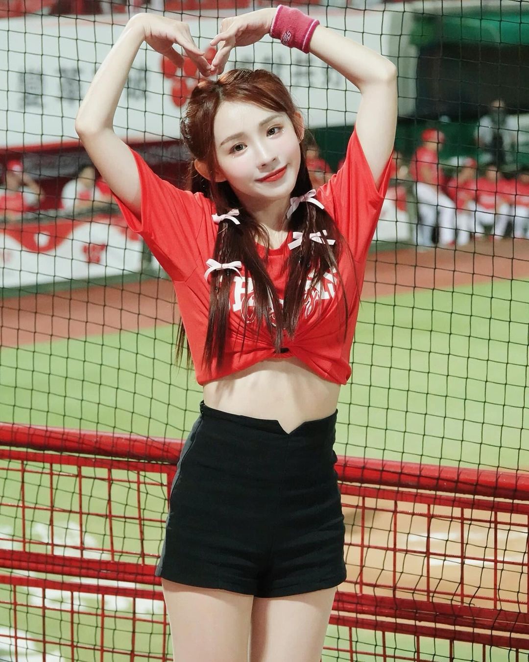 爆奶小隻馬「講薑」白皙美肌展現好厲害 引發視覺費洛蒙-第1章-图片4