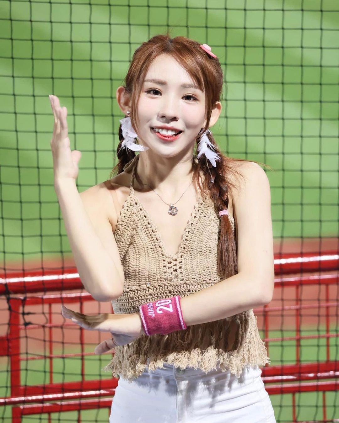 爆奶小隻馬「講薑」白皙美肌展現好厲害 引發視覺費洛蒙-第1章-图片8