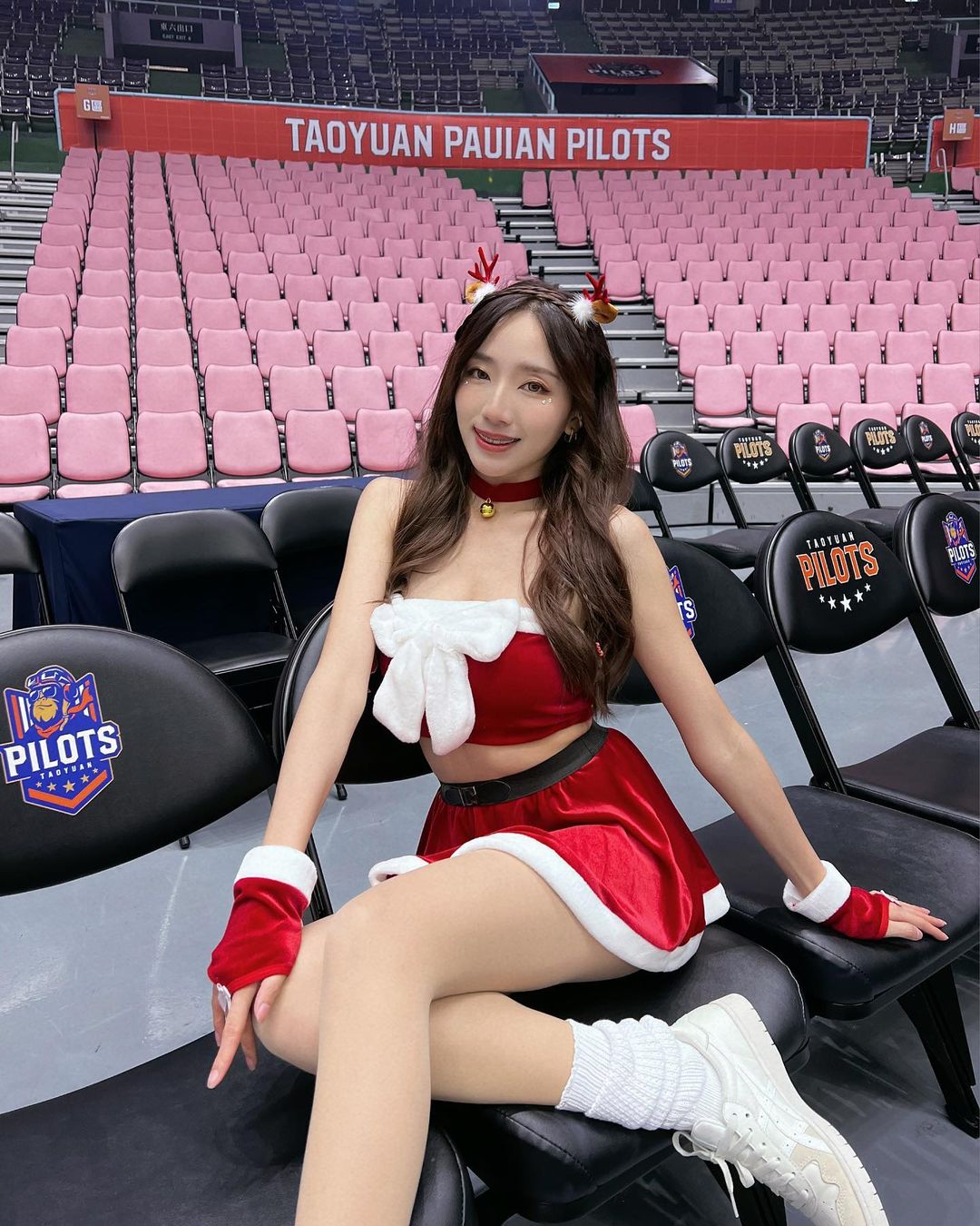 美腿正妹「沛沛」超邪惡飽滿胸器逼死人 若隱若現超誘惑-第1章-图片1