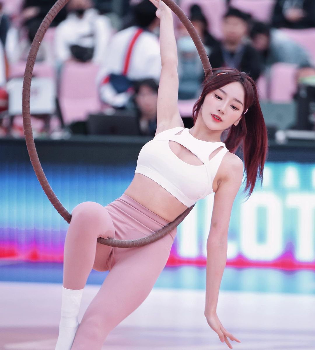 美腿正妹「沛沛」超邪惡飽滿胸器逼死人 若隱若現超誘惑-第1章-图片2