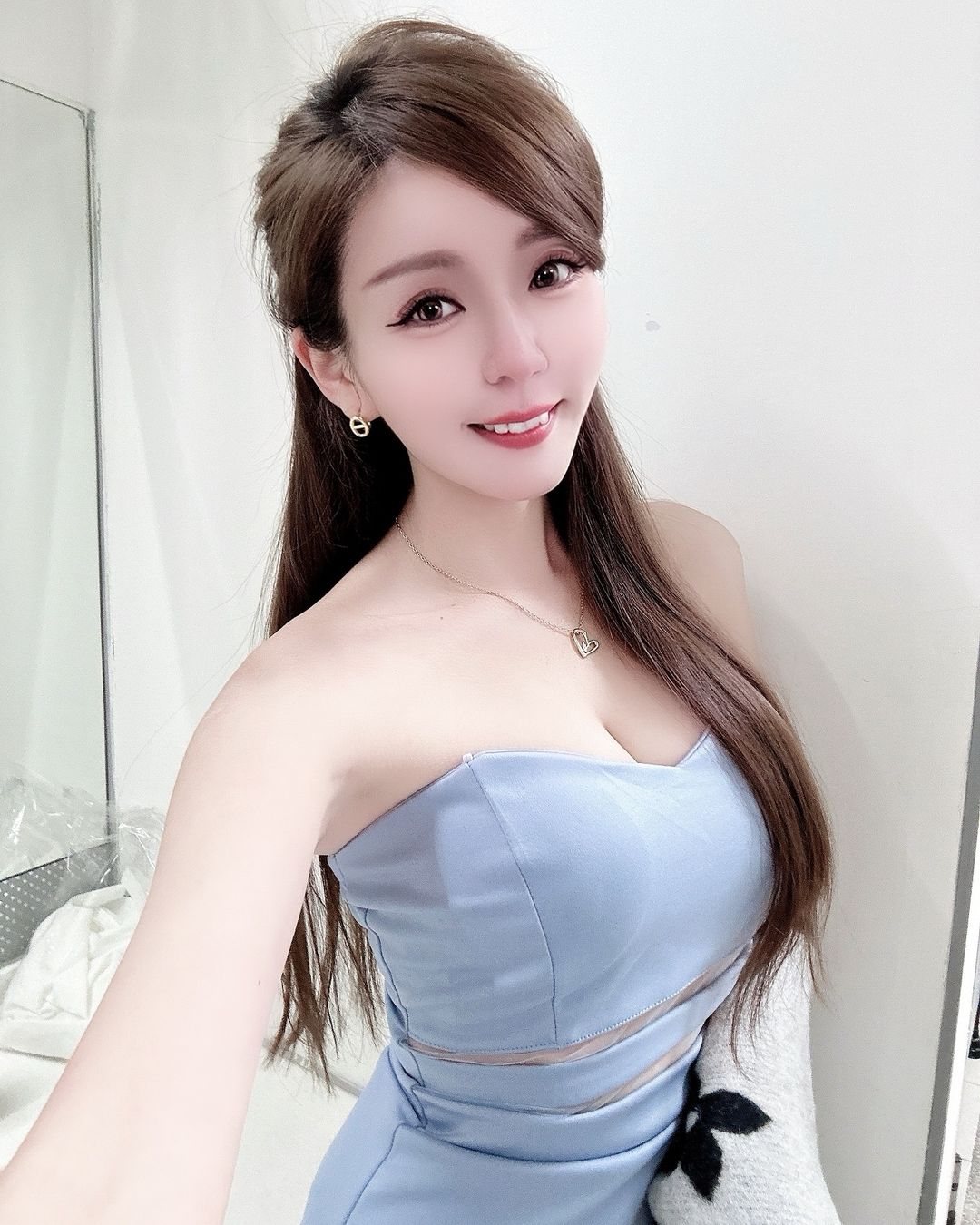 漂亮姐姐「一顆小蛋黃」擁有逆天長腿好犯規！臉蛋也完美-第1章-图片2