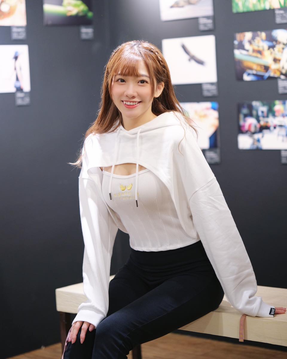 甜心女孩「冼迪琦」超萌大眼和白皙美乳 挑逗人的視神經-第1章-图片4