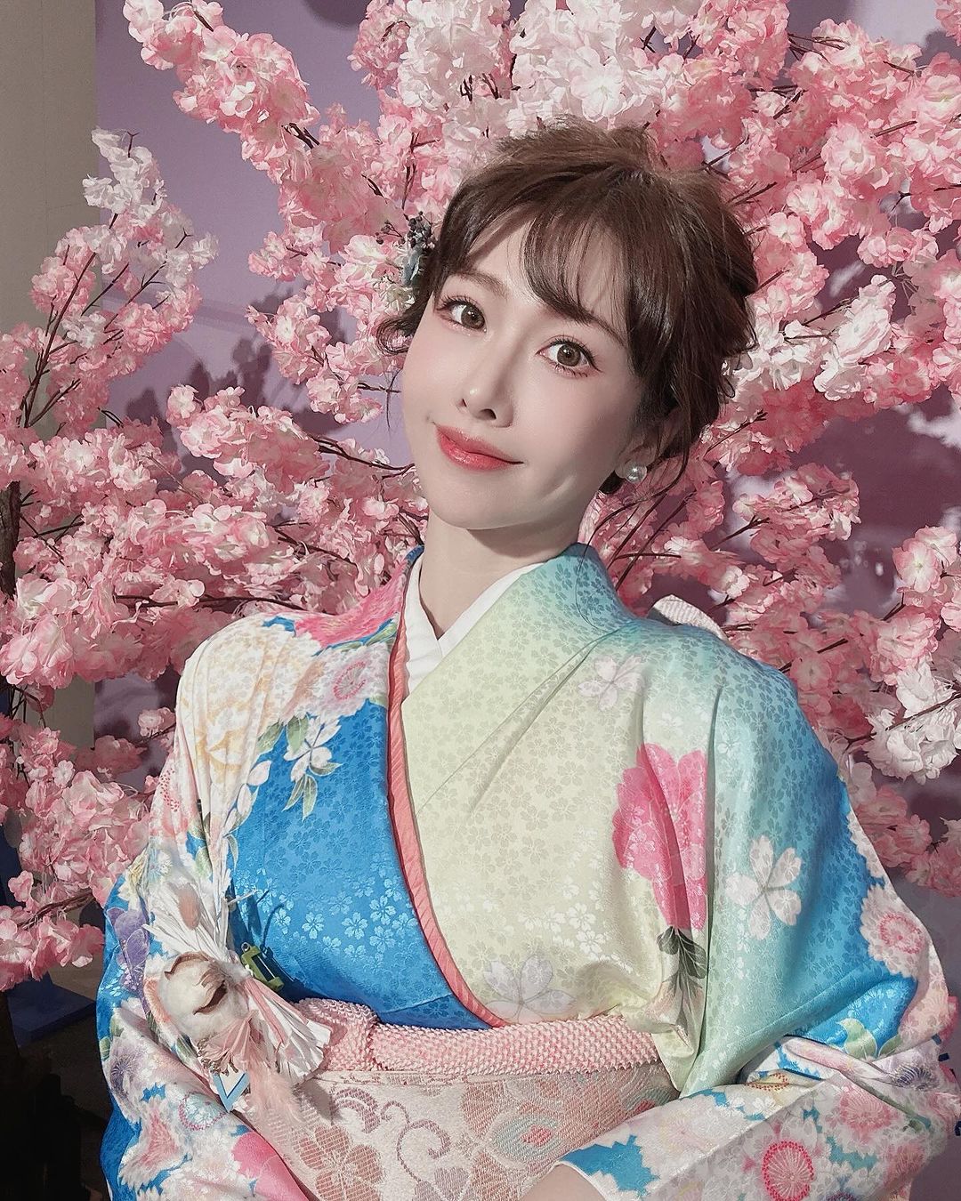 天菜女神「李馨」凹凸有致的胸型魅惑力大增-第1章-图片4