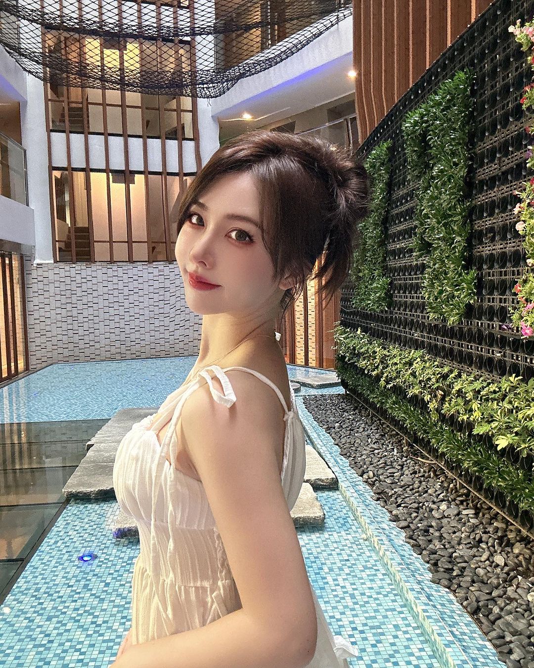 天菜女神「李馨」凹凸有致的胸型魅惑力大增-第1章-图片6