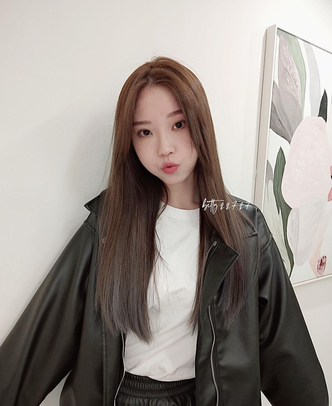 透明系女神「萱萱兒」滿滿養眼福利照 豐滿胸器撩人-第1章-图片1