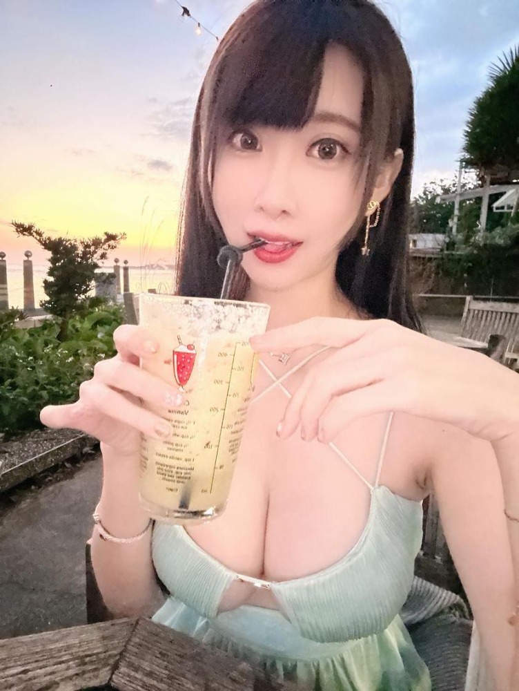 正妹「采衣」秀出完美身材-第1章-图片9