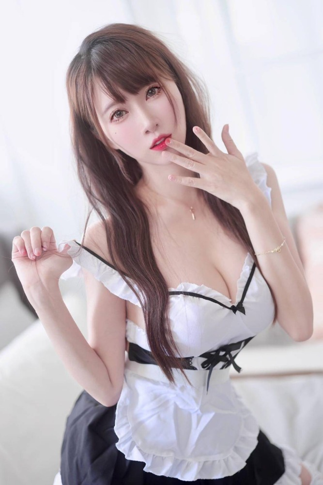 正妹「采衣」秀出完美身材-第1章-图片7