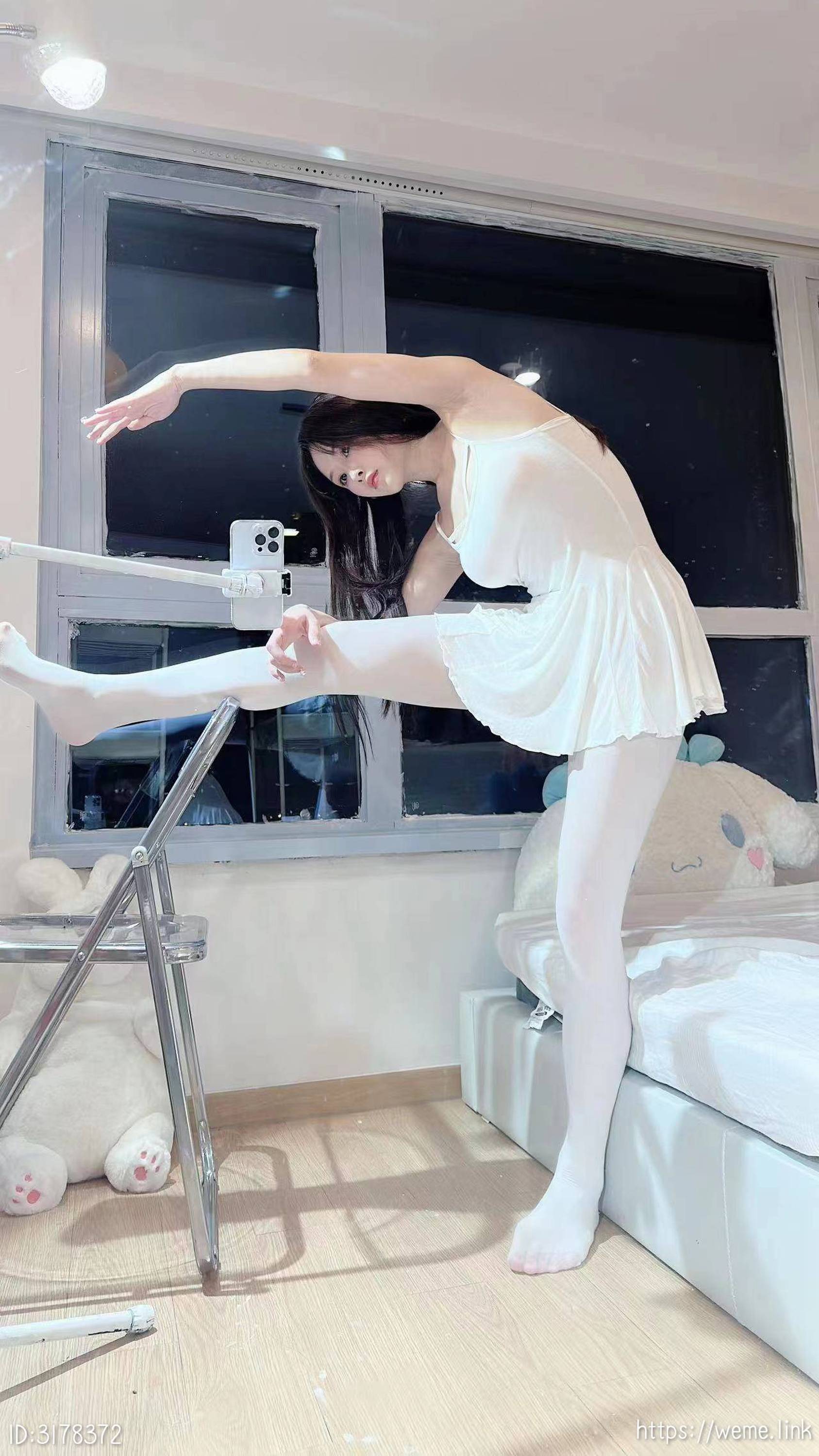 Internet collection series of welfare girls a word horse challenge VIP welfare posts 58P-第1章-图片21