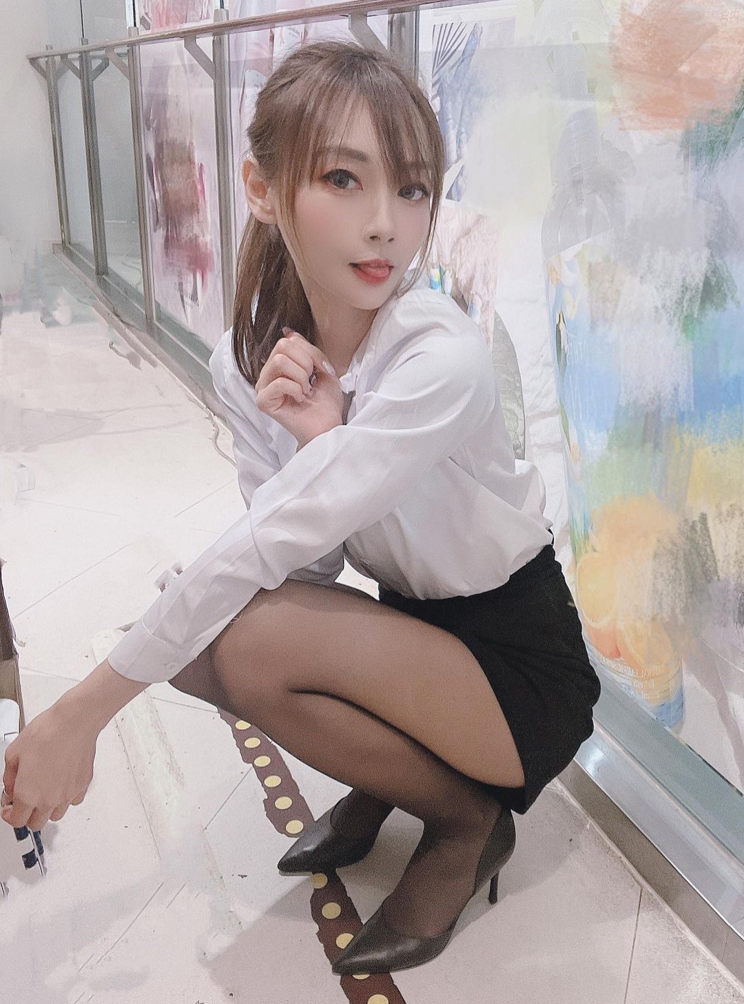 正妹「貓兒艾薇」 黑絲性感穿著看了全身發麻....誘惑全開-第1章-图片1