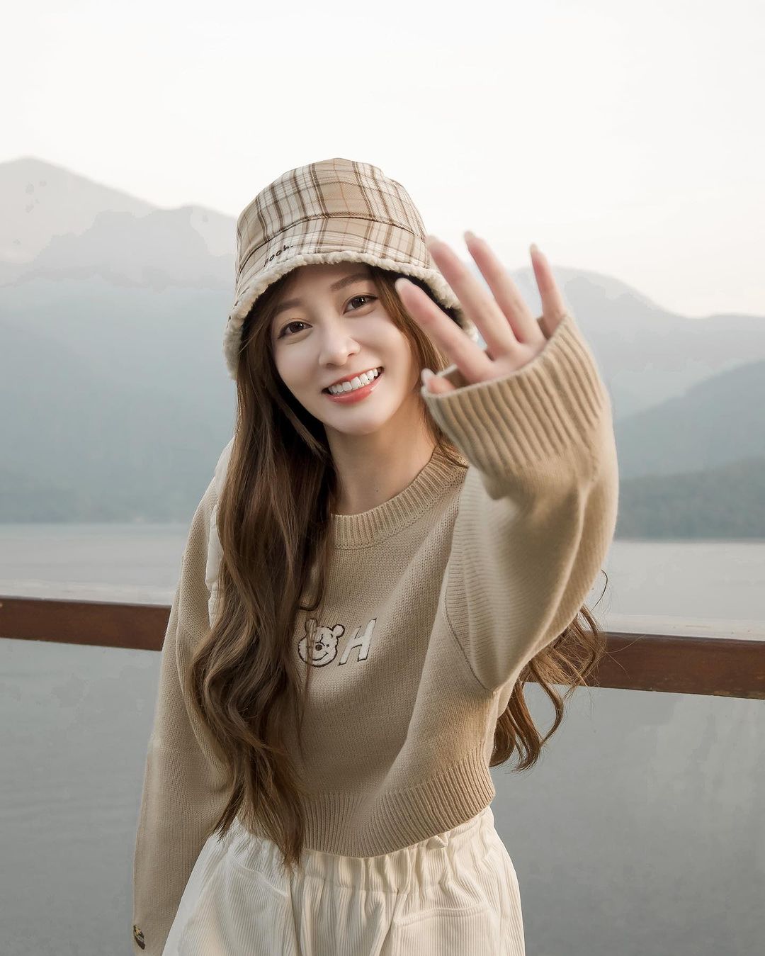 氣質美女「篠崎泫」白皙美腿有夠長 火辣身材太挑逗啦-第1章-图片1