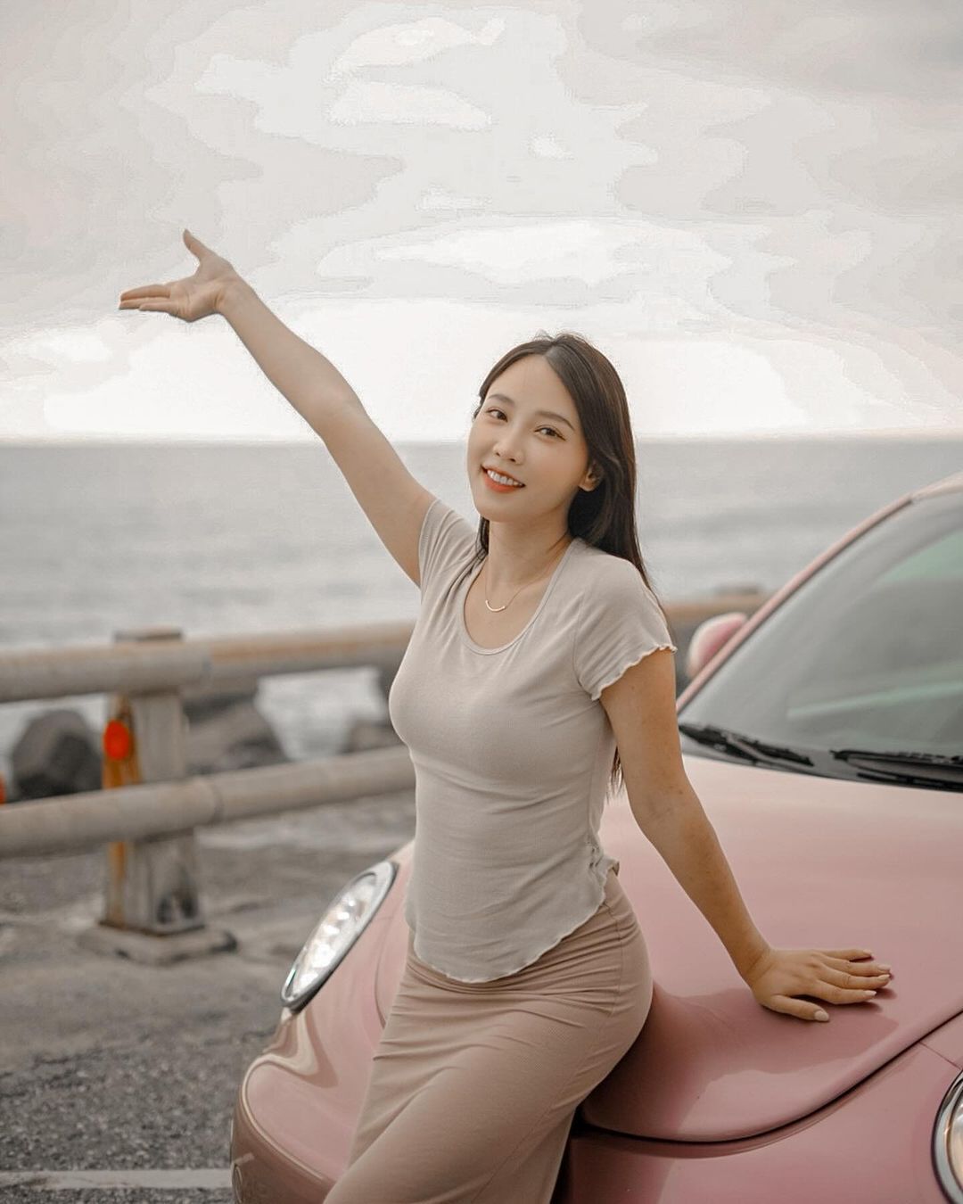 甜美火辣「咪妃」火辣緊實身材很有看頭-第1章-图片9