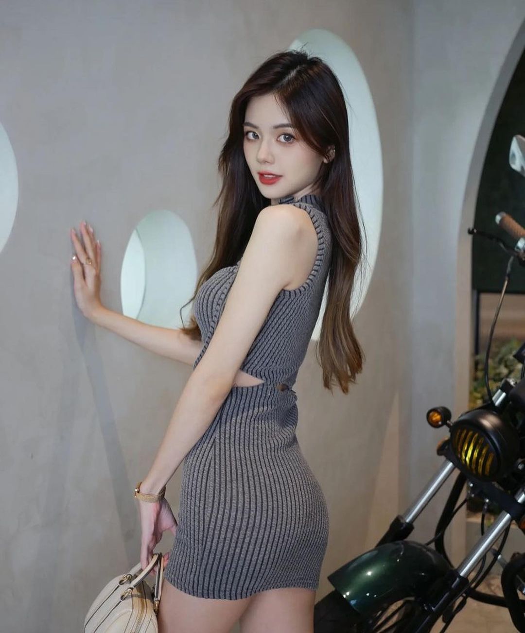 性感妖精「JW靖汶」S曲線太挑逗.....笑容讓所有人融化-第1章-图片5