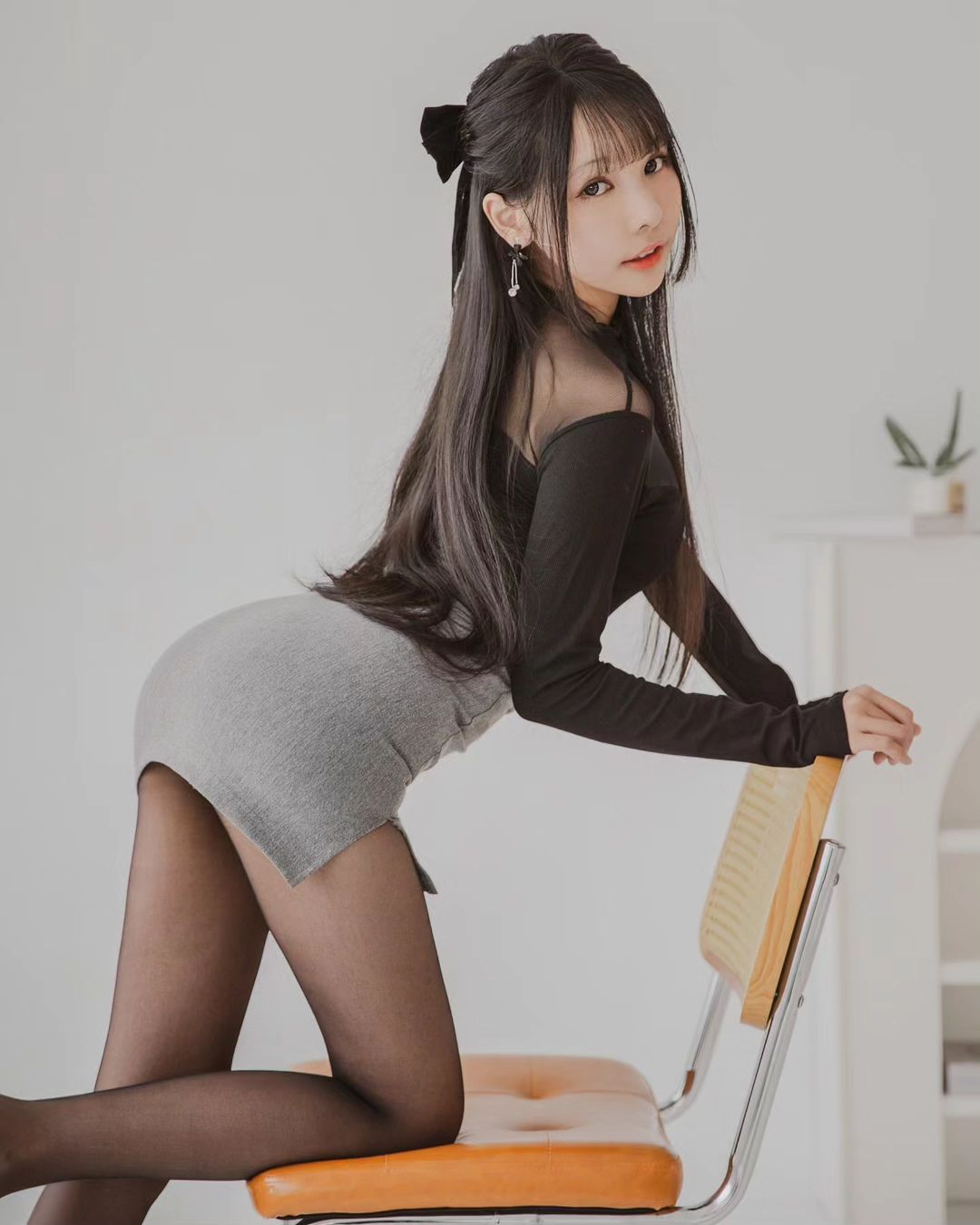 性感嫩妹「依霜ゆい」胴體曲線超色氣 畫面有夠犯規-第1章-图片2