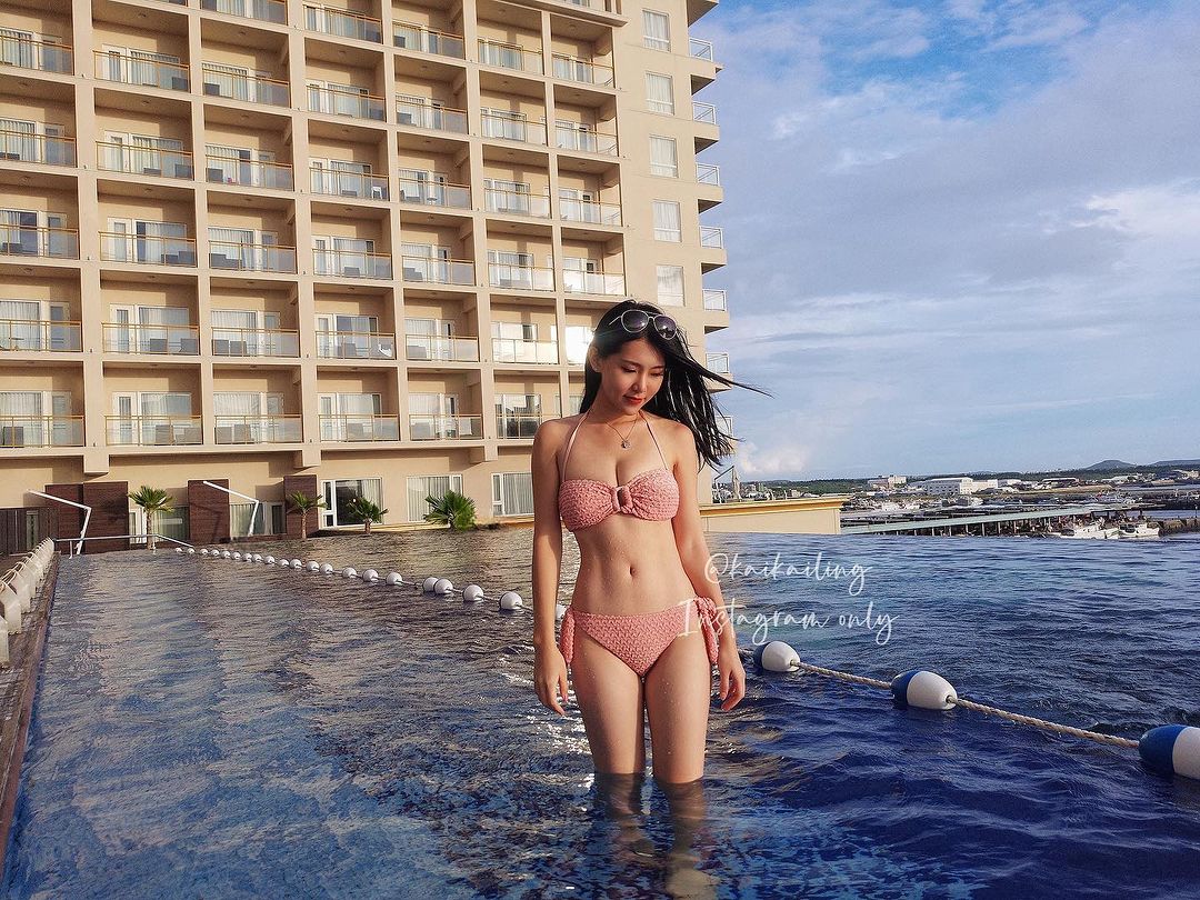 超正數學老師「穿比基尼滑雪」炸出超兇雪白內在美-第1章-图片7