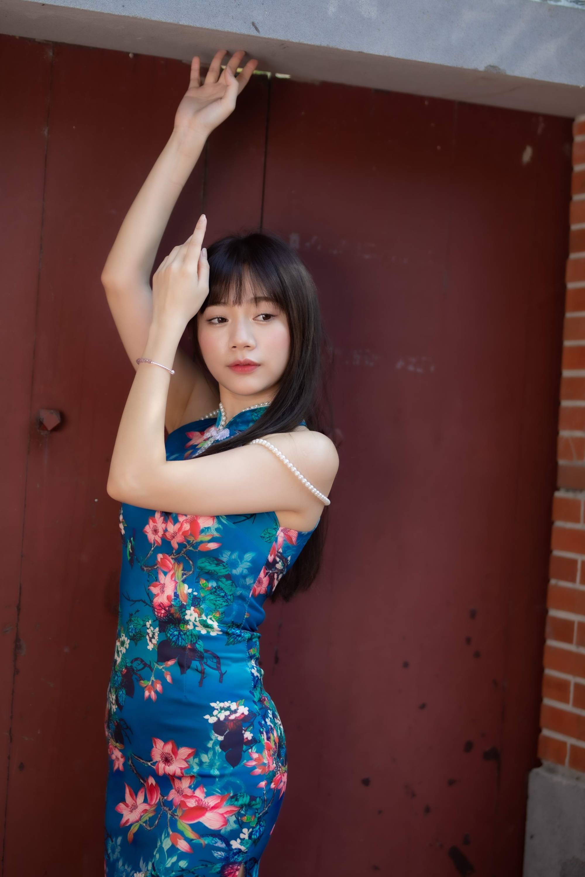 【美腿番外篇系列】長腿美模 Yu Ri 藍花短旗袍 高跟美腿【45P】-第1章-图片6
