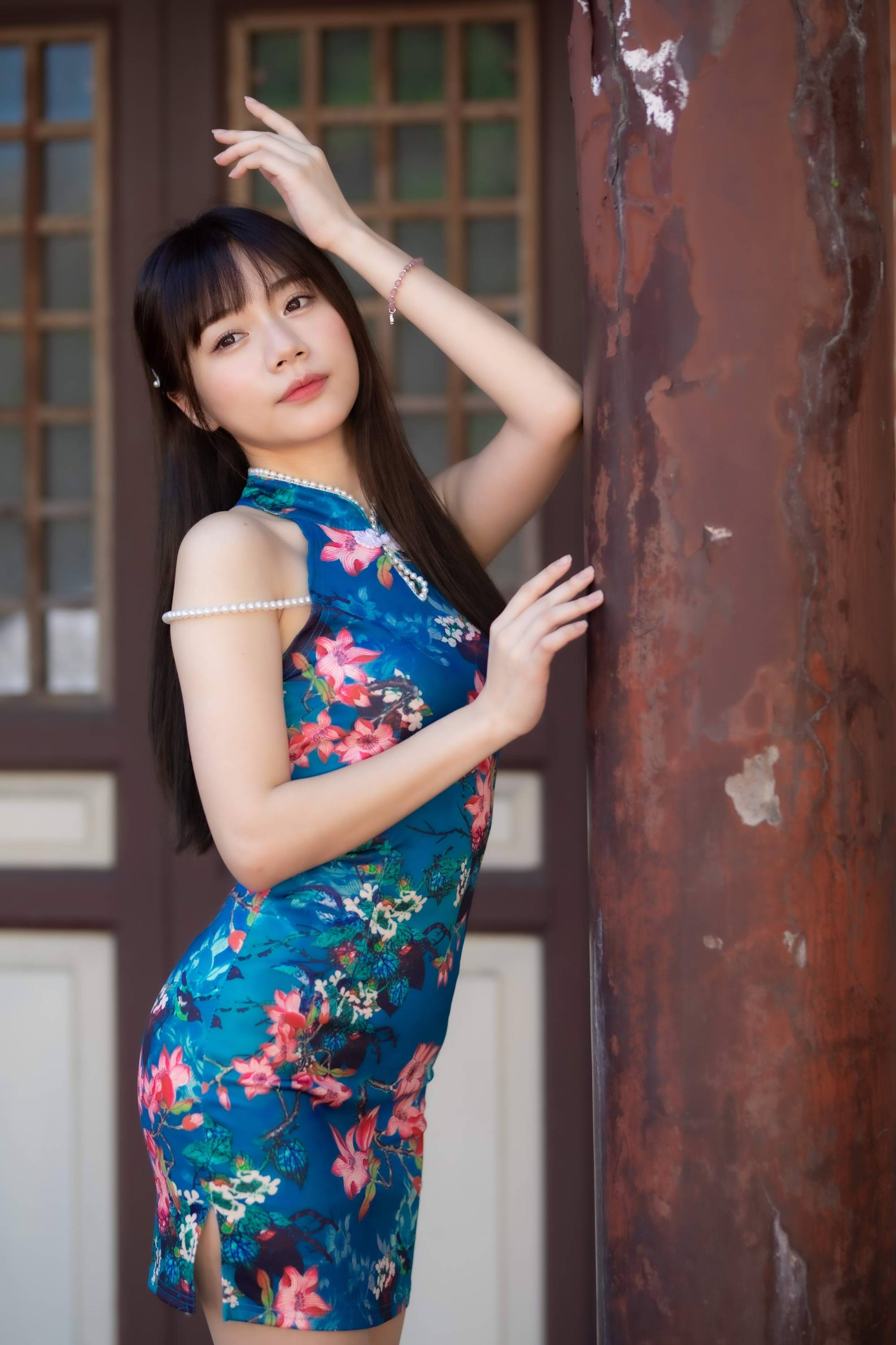 【美腿番外篇系列】長腿美模 Yu Ri 藍花短旗袍 高跟美腿【45P】-第1章-图片11