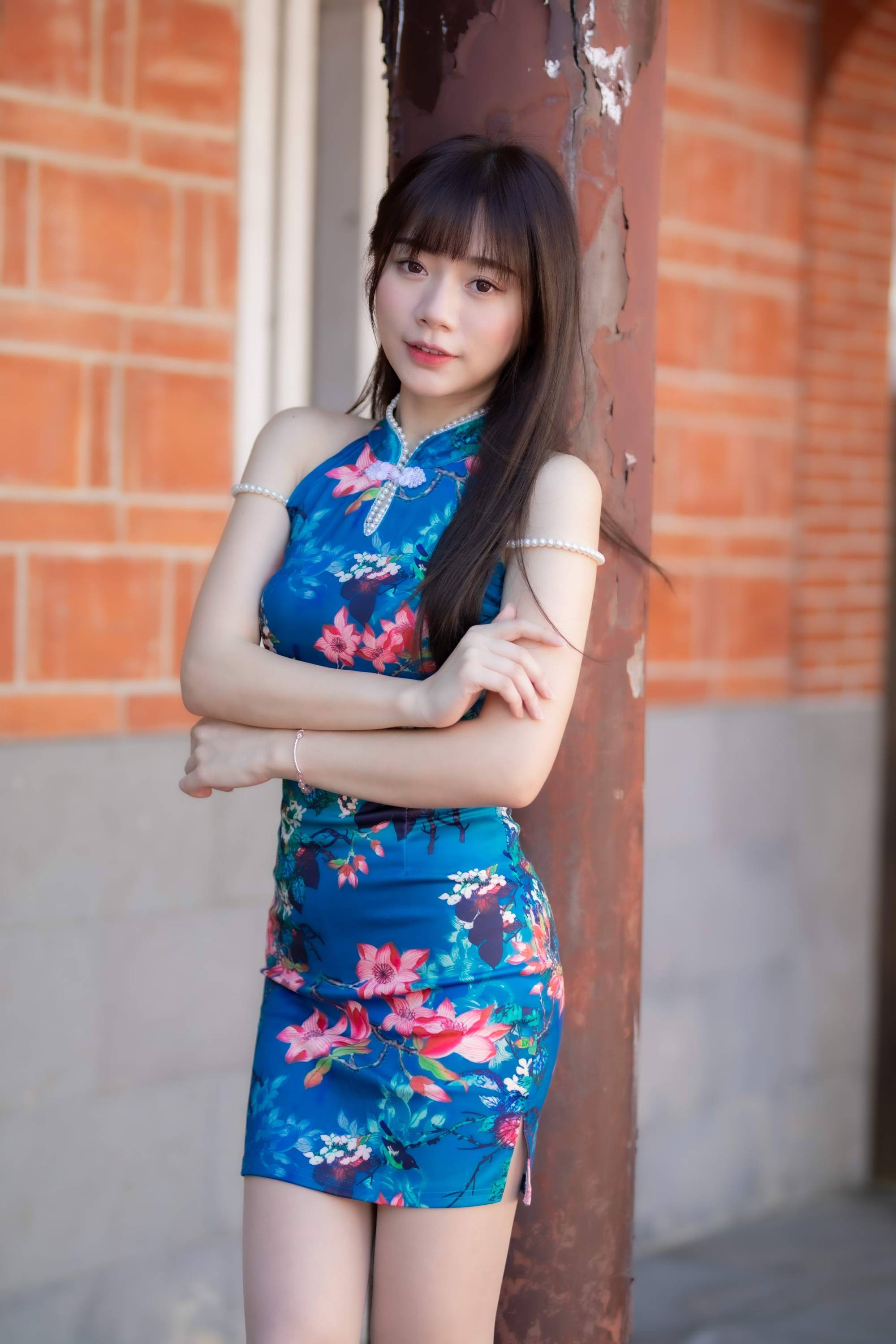 【美腿番外篇系列】長腿美模 Yu Ri 藍花短旗袍 高跟美腿【45P】-第1章-图片15