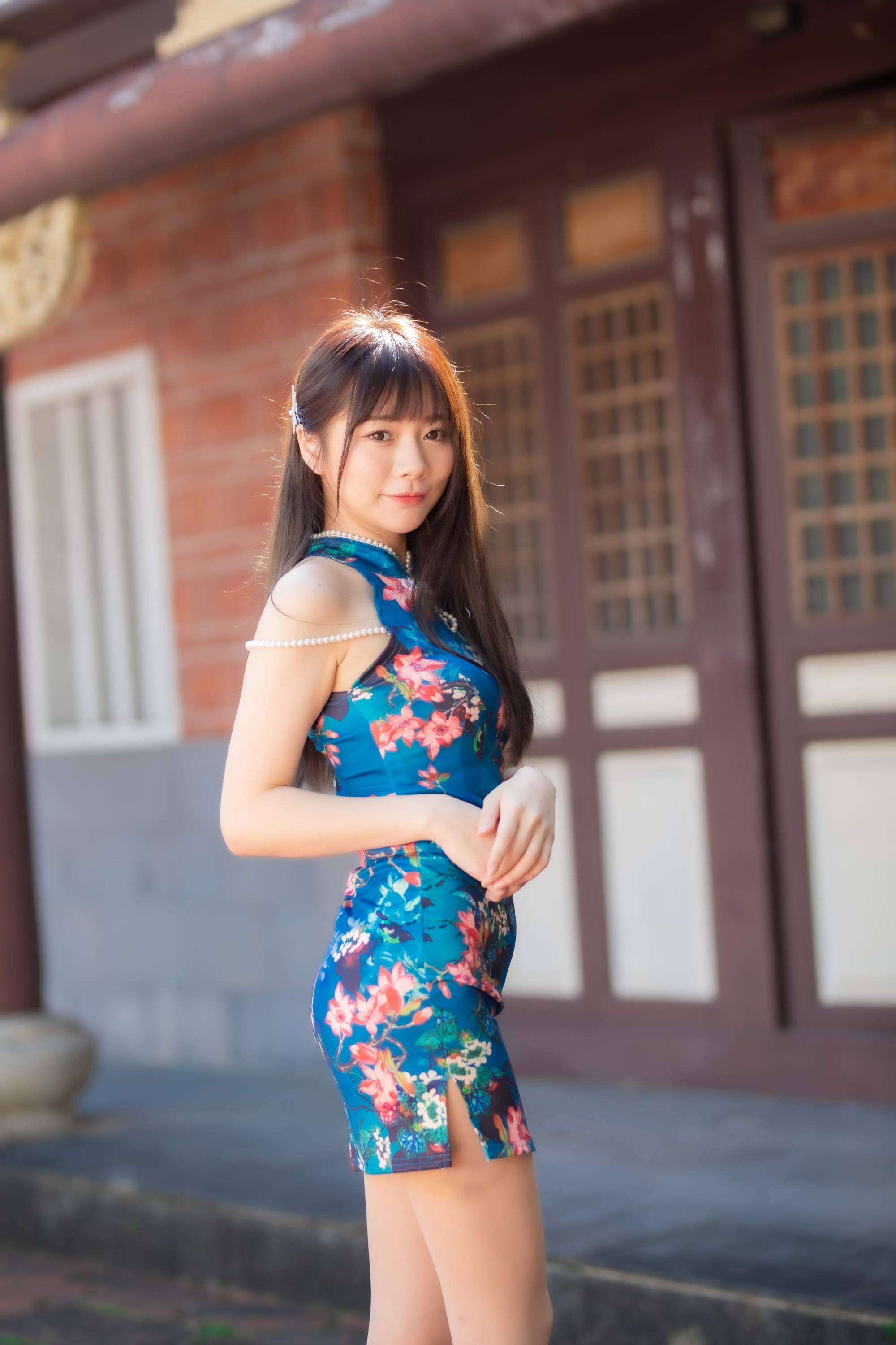 【美腿番外篇系列】長腿美模 Yu Ri 藍花短旗袍 高跟美腿【45P】-第1章-图片21