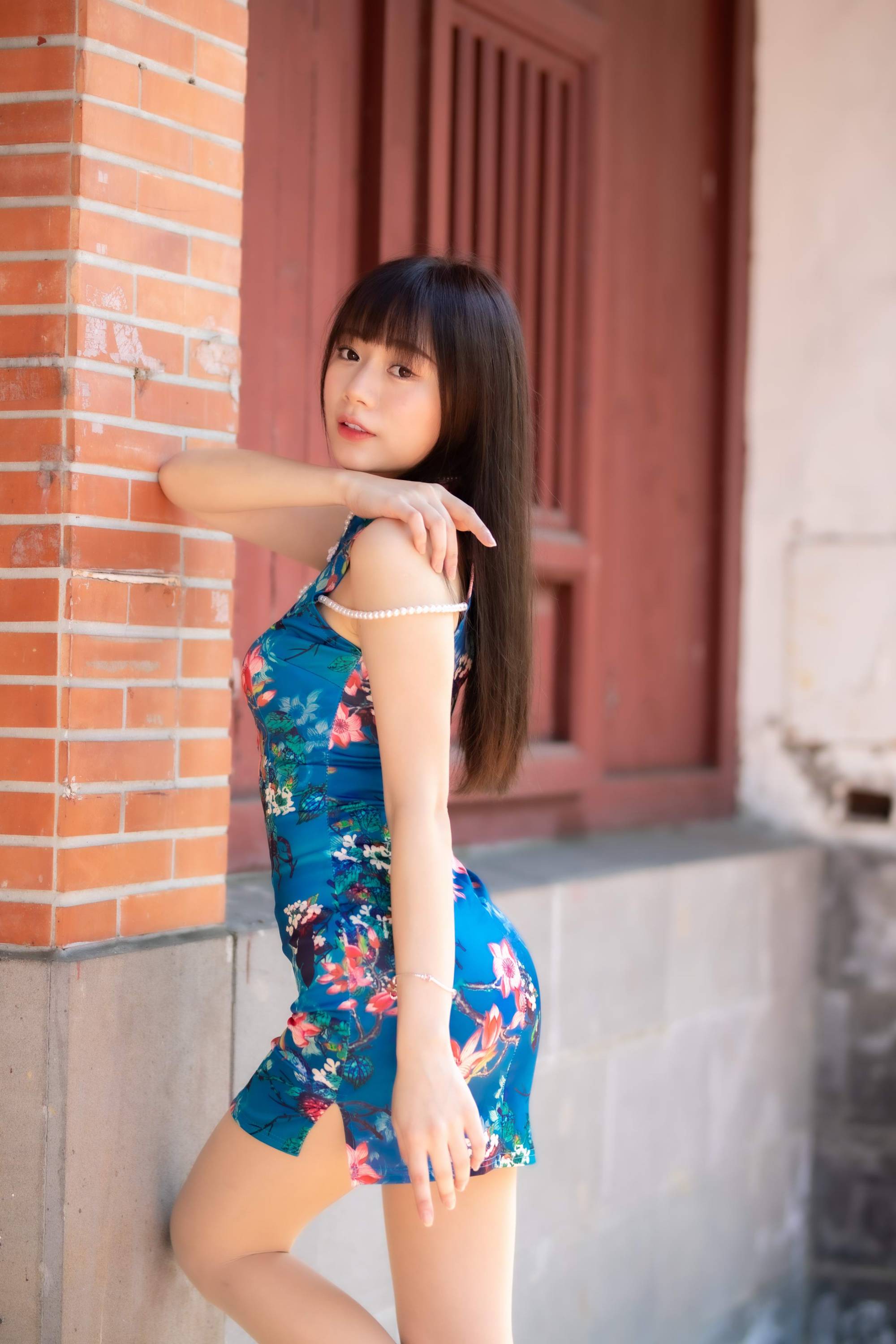 【美腿番外篇系列】長腿美模 Yu Ri 藍花短旗袍 高跟美腿【45P】-第1章-图片30