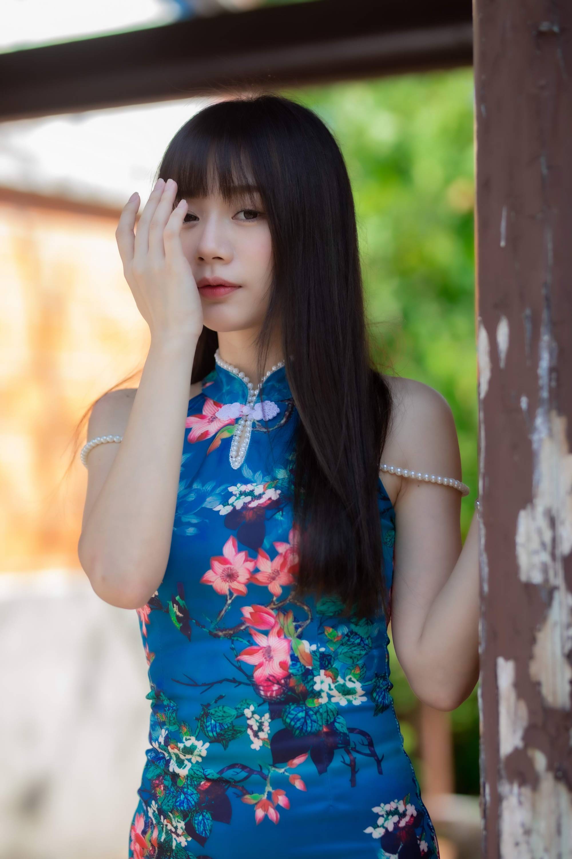 【美腿番外篇系列】長腿美模 Yu Ri 藍花短旗袍 高跟美腿【45P】-第1章-图片35