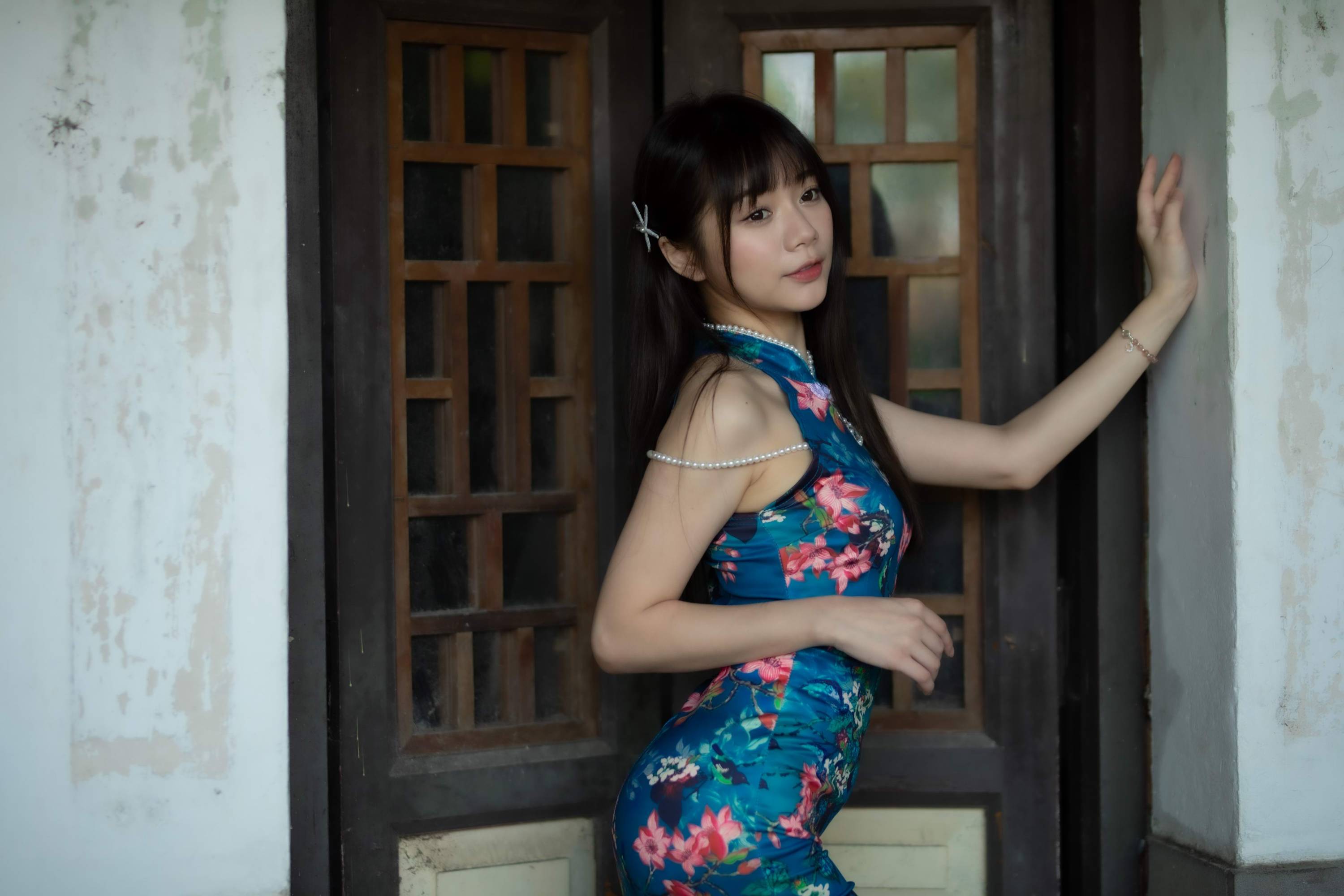 【美腿番外篇系列】長腿美模 Yu Ri 藍花短旗袍 高跟美腿【45P】-第1章-图片44