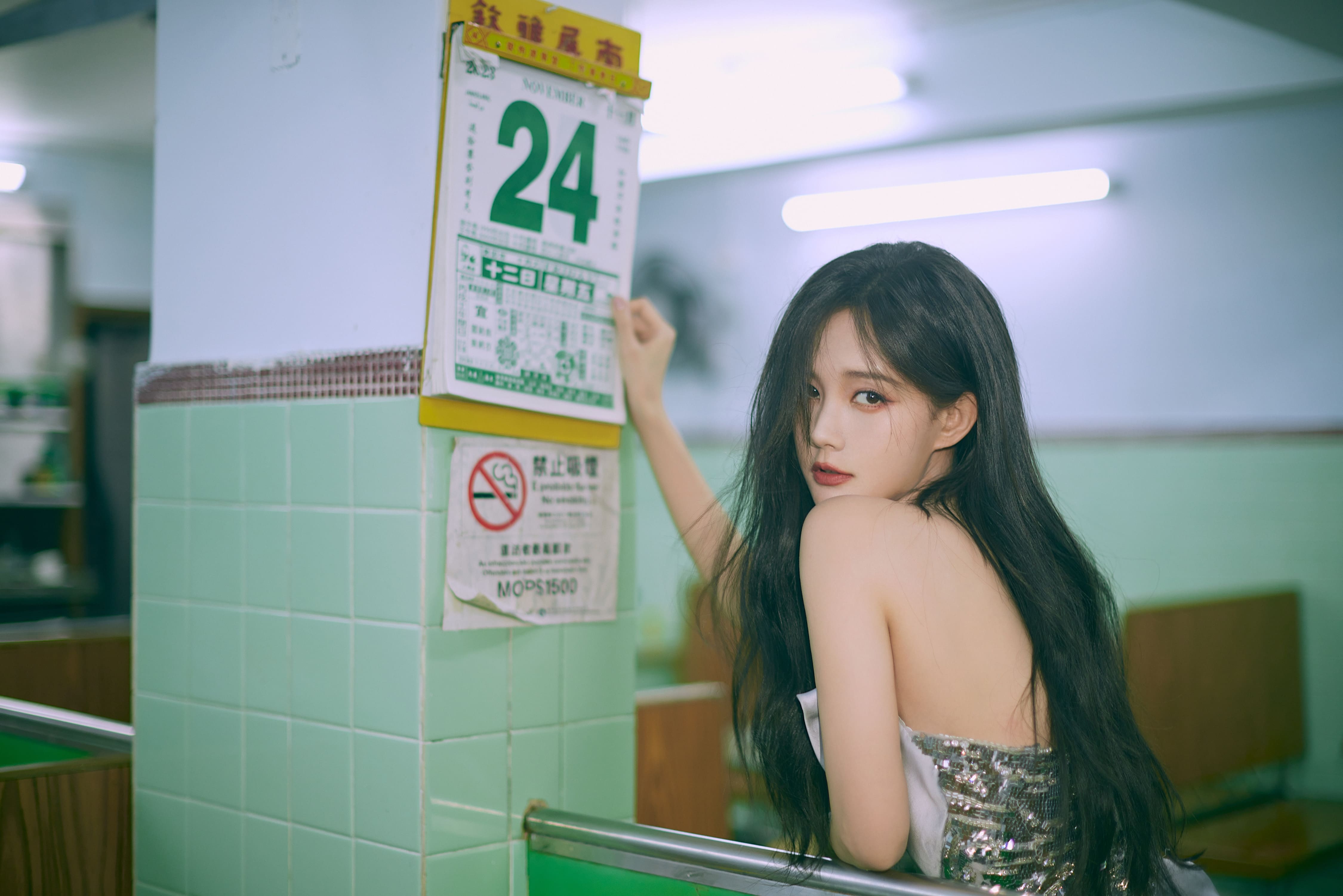 茶餐廳裡的公主桐—李一桐[高清套圖]-第1章-图片1