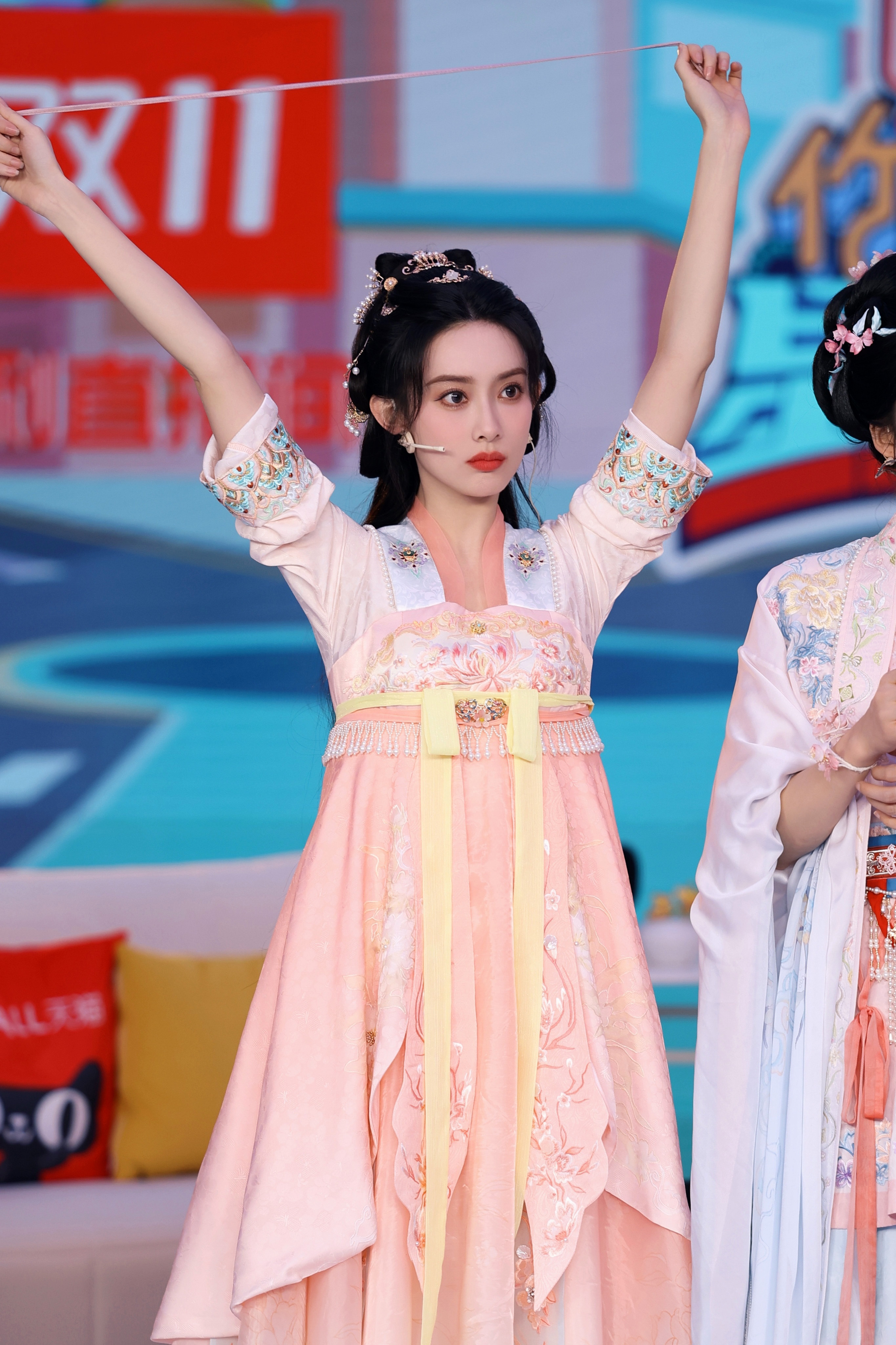 少女戲蝶嬌媚多姿—孟子義[高清套圖]-第1章-图片6