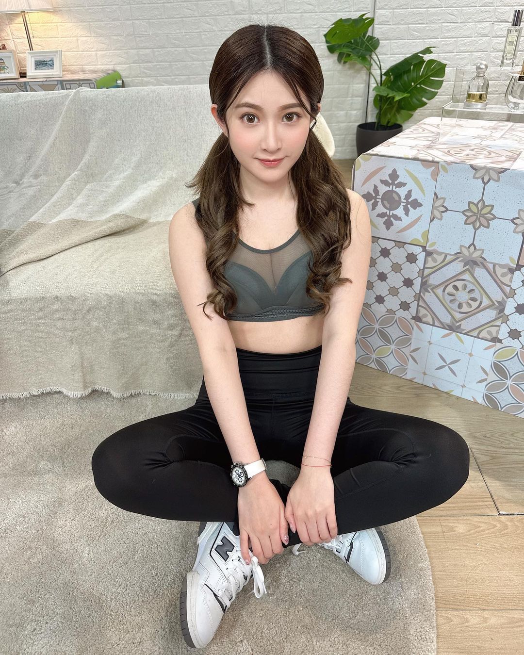 「Aries艾瑞絲」長相甜美讓人戀愛 酥胸養眼到極點-第1章-图片9