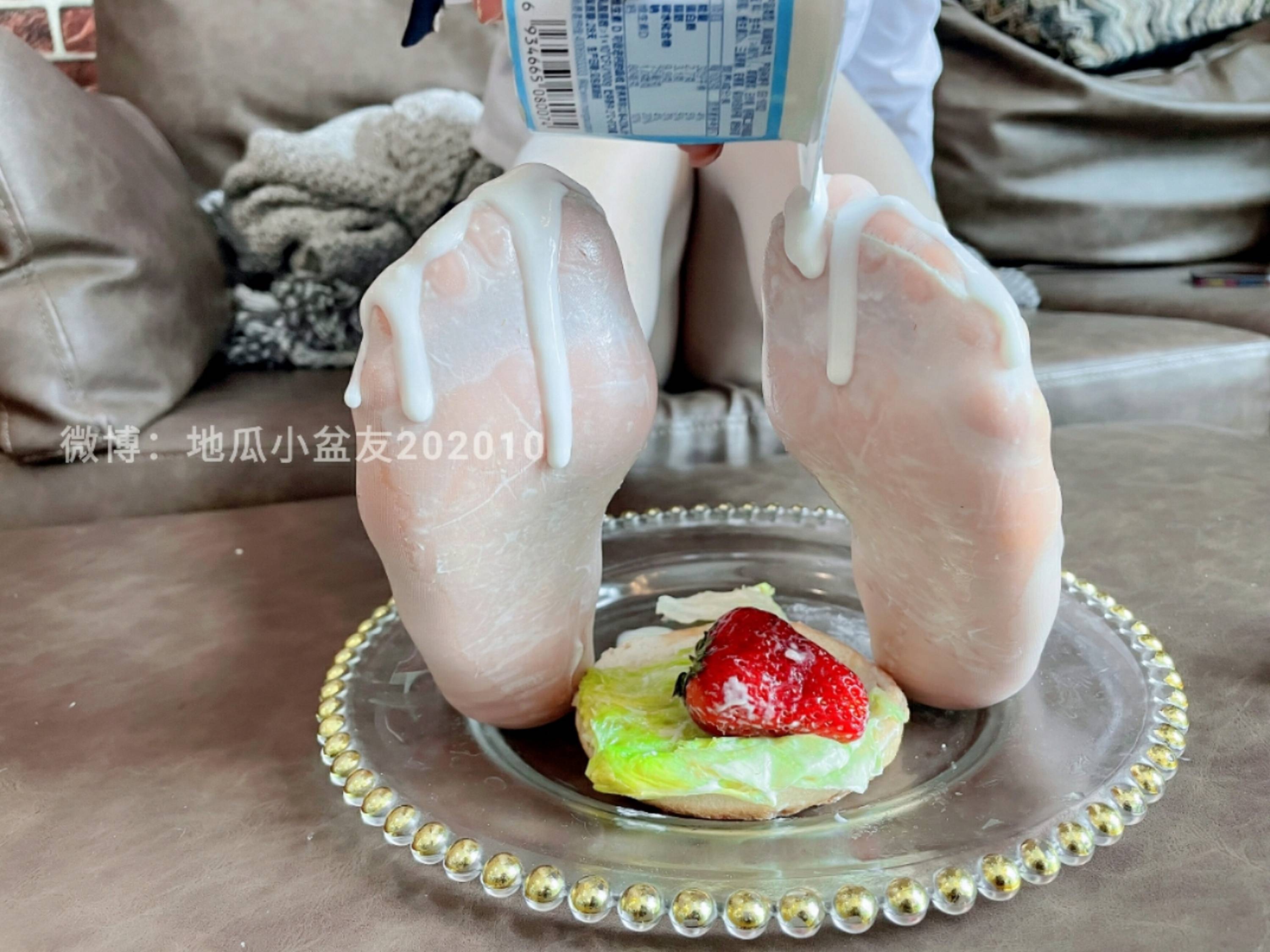 【網路收集系列】福利姬 地瓜小盆友《 白絲漢堡 》VIP福利帖全【87P】-第1章-图片37