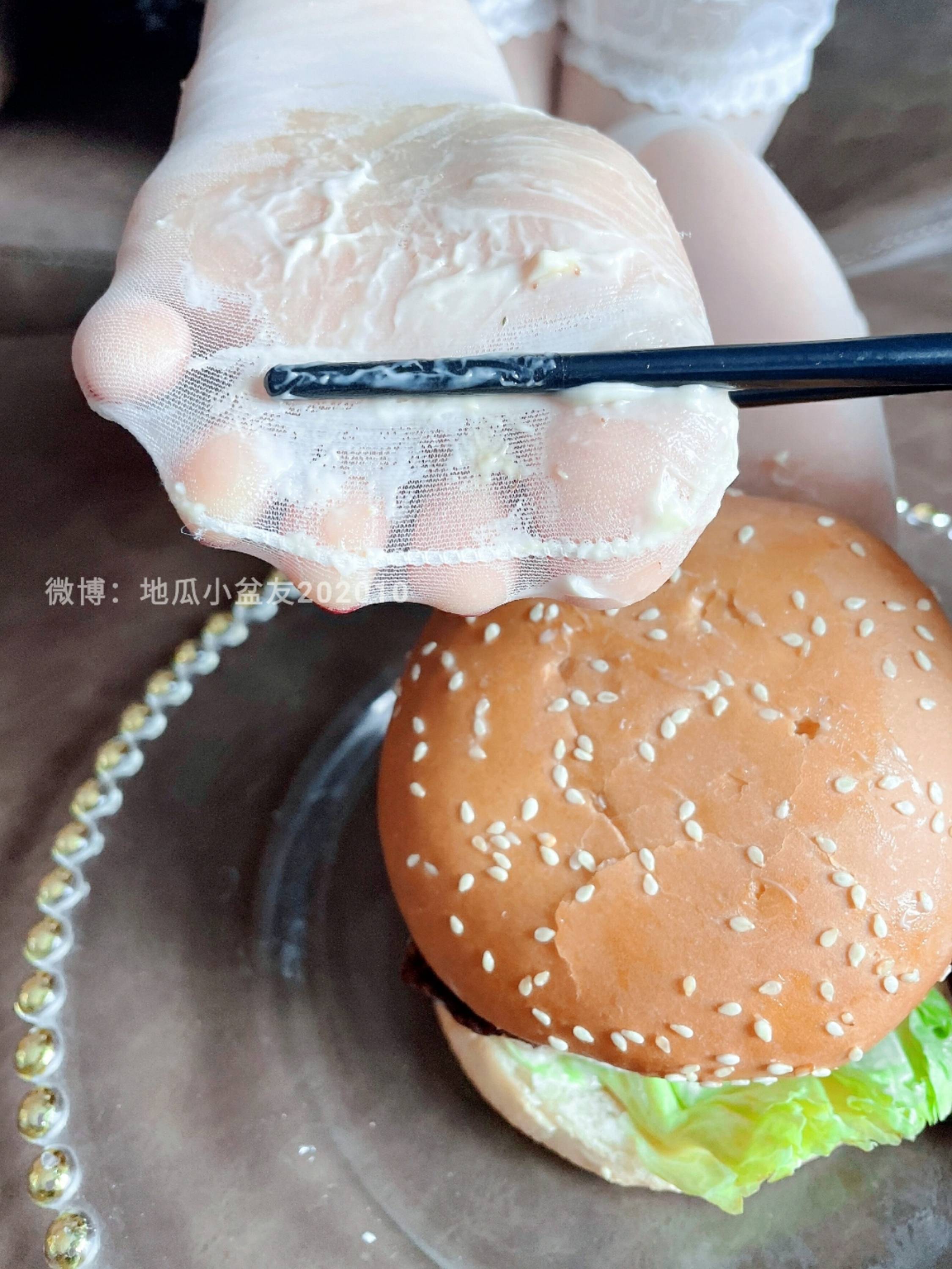 【網路收集系列】福利姬 地瓜小盆友《 白絲漢堡 》VIP福利帖全【87P】-第1章-图片51