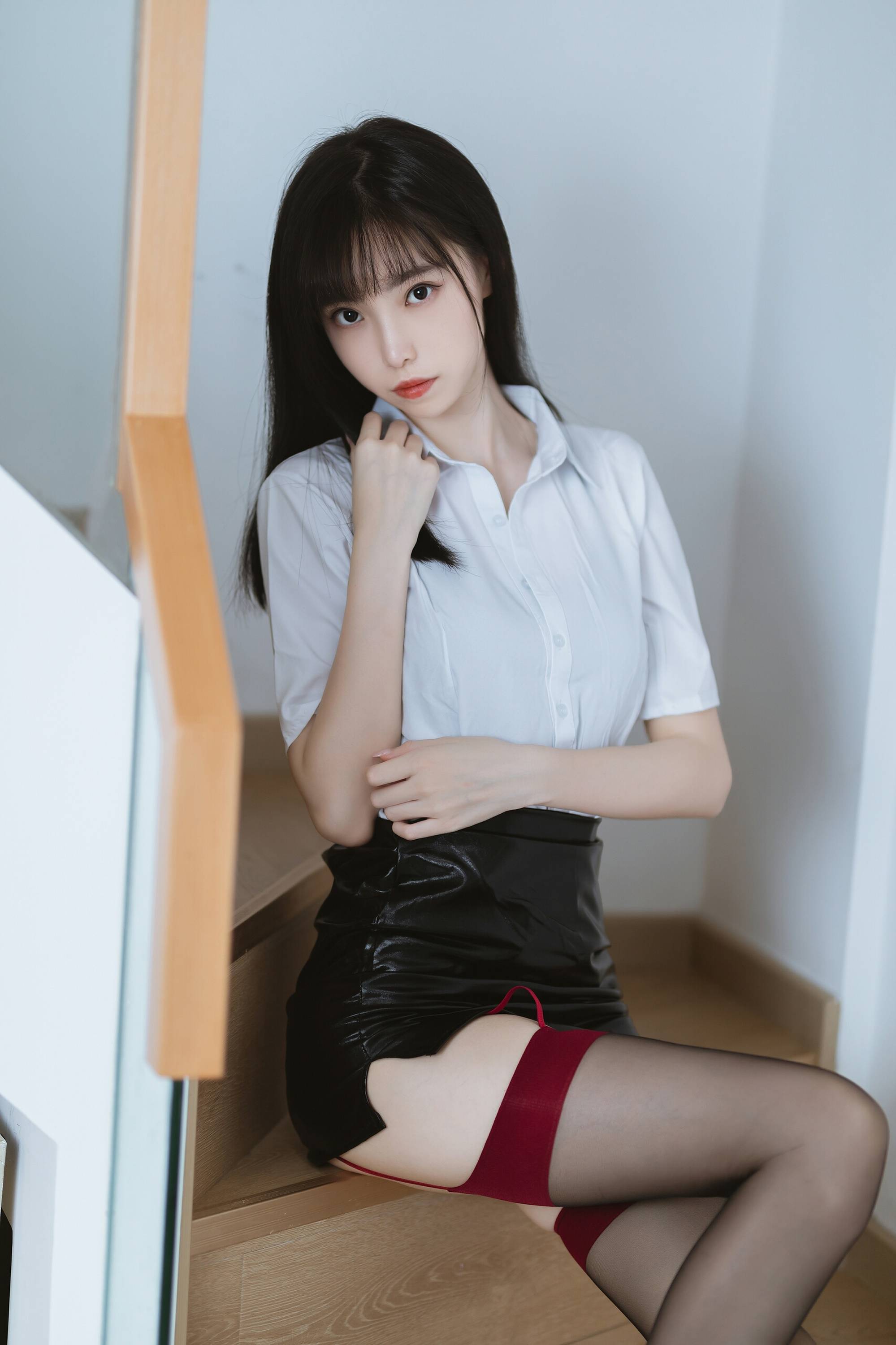 【網路收集系列】福利姬 許岚LAN《 吊帶黑絲皮裙 》VIP福利帖全【59P】-第1章-图片49