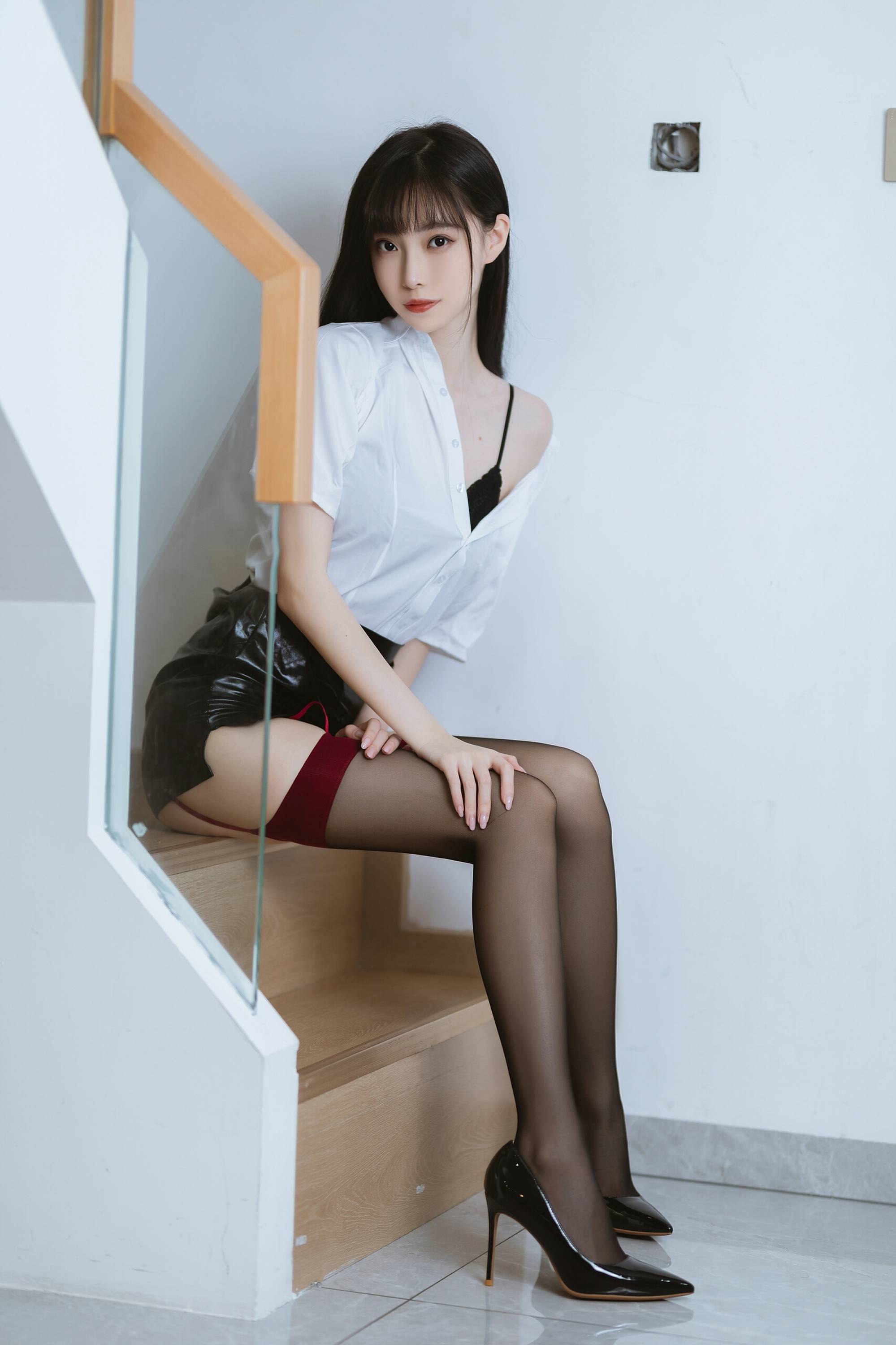 【網路收集系列】福利姬 許岚LAN《 吊帶黑絲皮裙 》VIP福利帖全【59P】-第1章-图片52