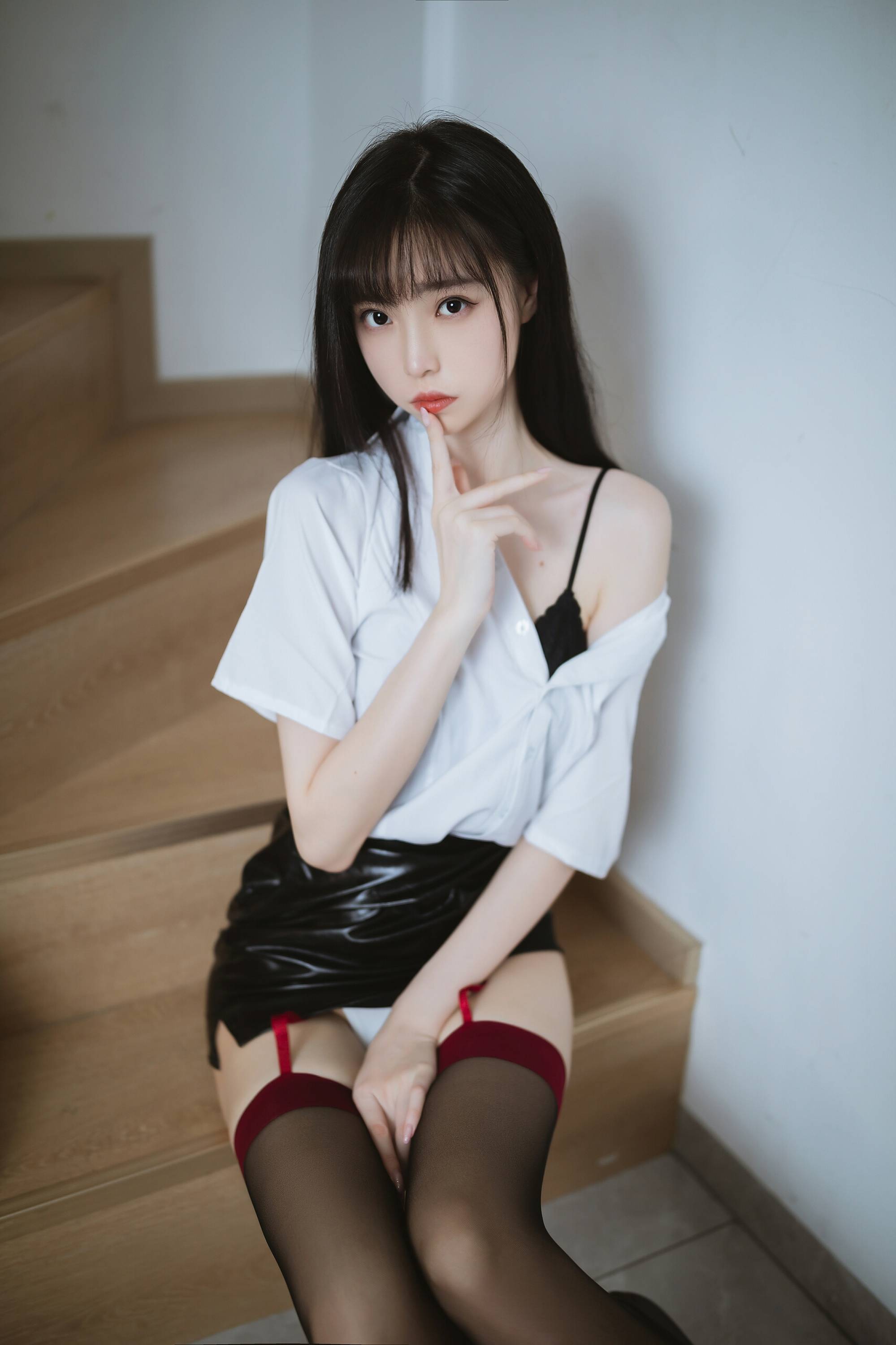 【網路收集系列】福利姬 許岚LAN《 吊帶黑絲皮裙 》VIP福利帖全【59P】-第1章-图片57
