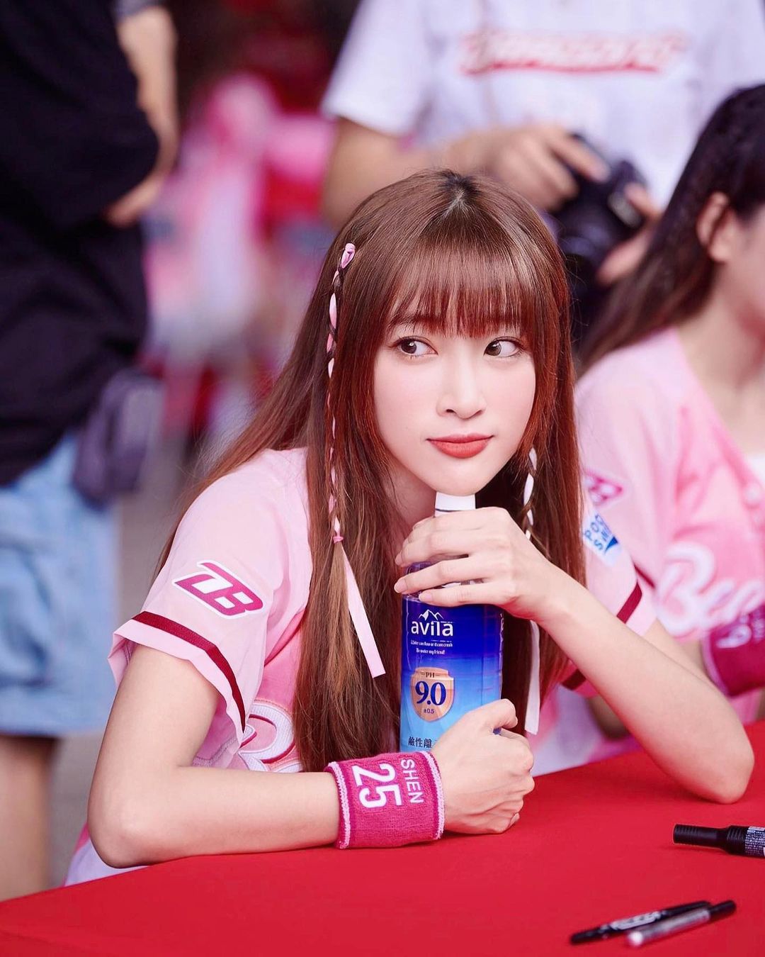 女神「張心璇」逆天美顏在場上擄獲你的芳心-第1章-图片9