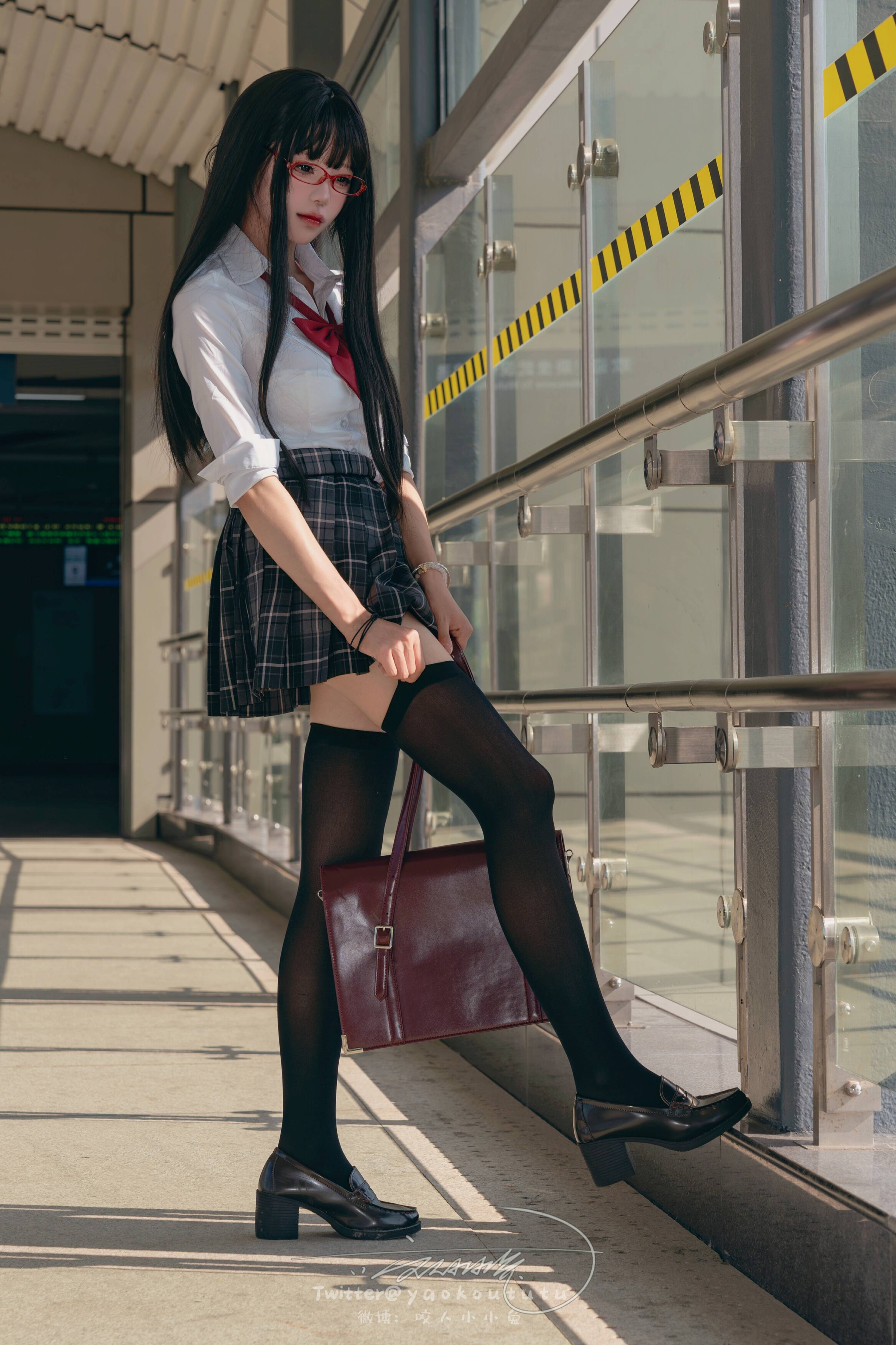 【網路收集系列】福利姬 咬一口兔娘《電車驚魂&期待》VIP福利帖全【75P】-第1章-图片4