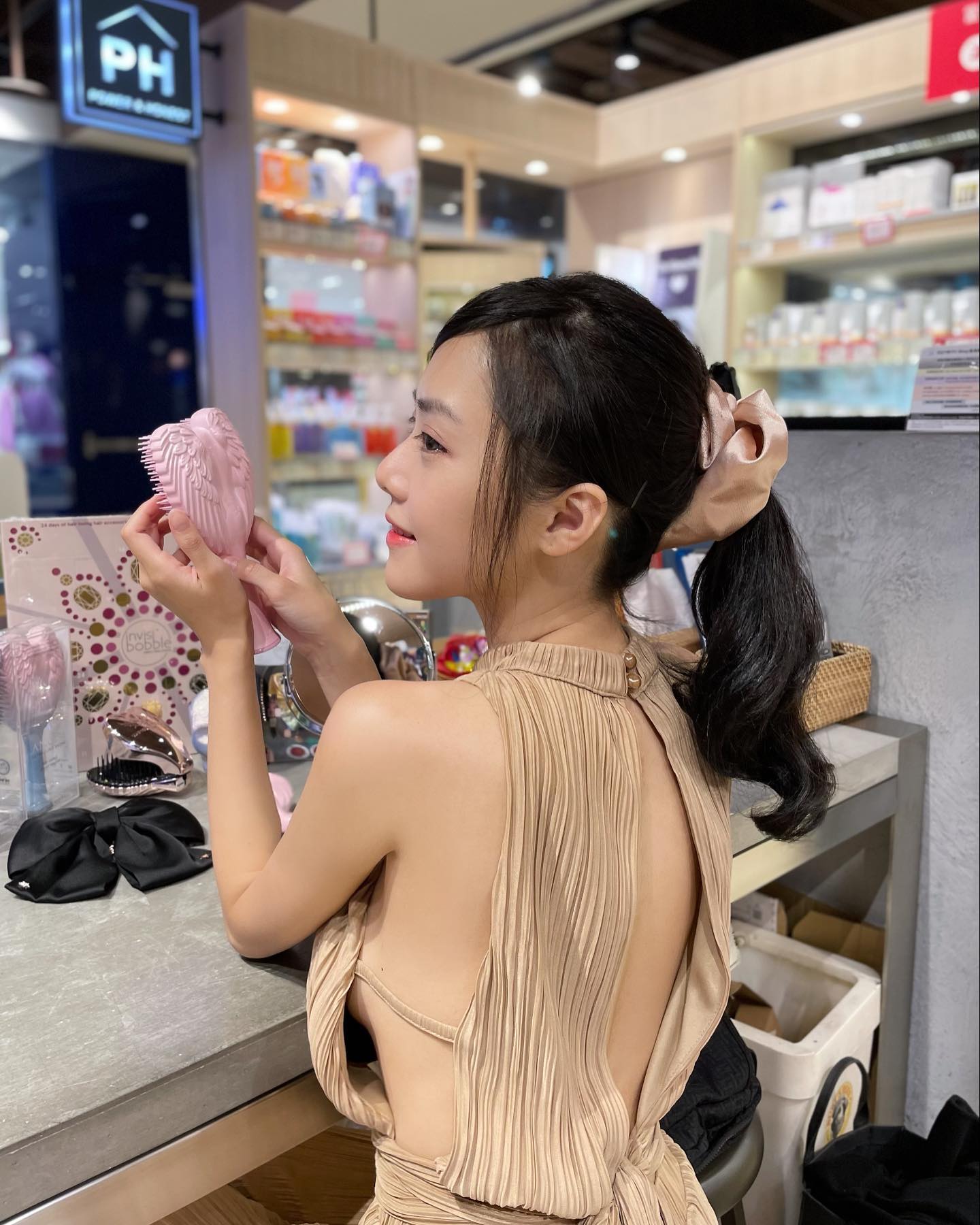 代言珍珠奶茶的C姓嫩模Sharon-第1章-图片10