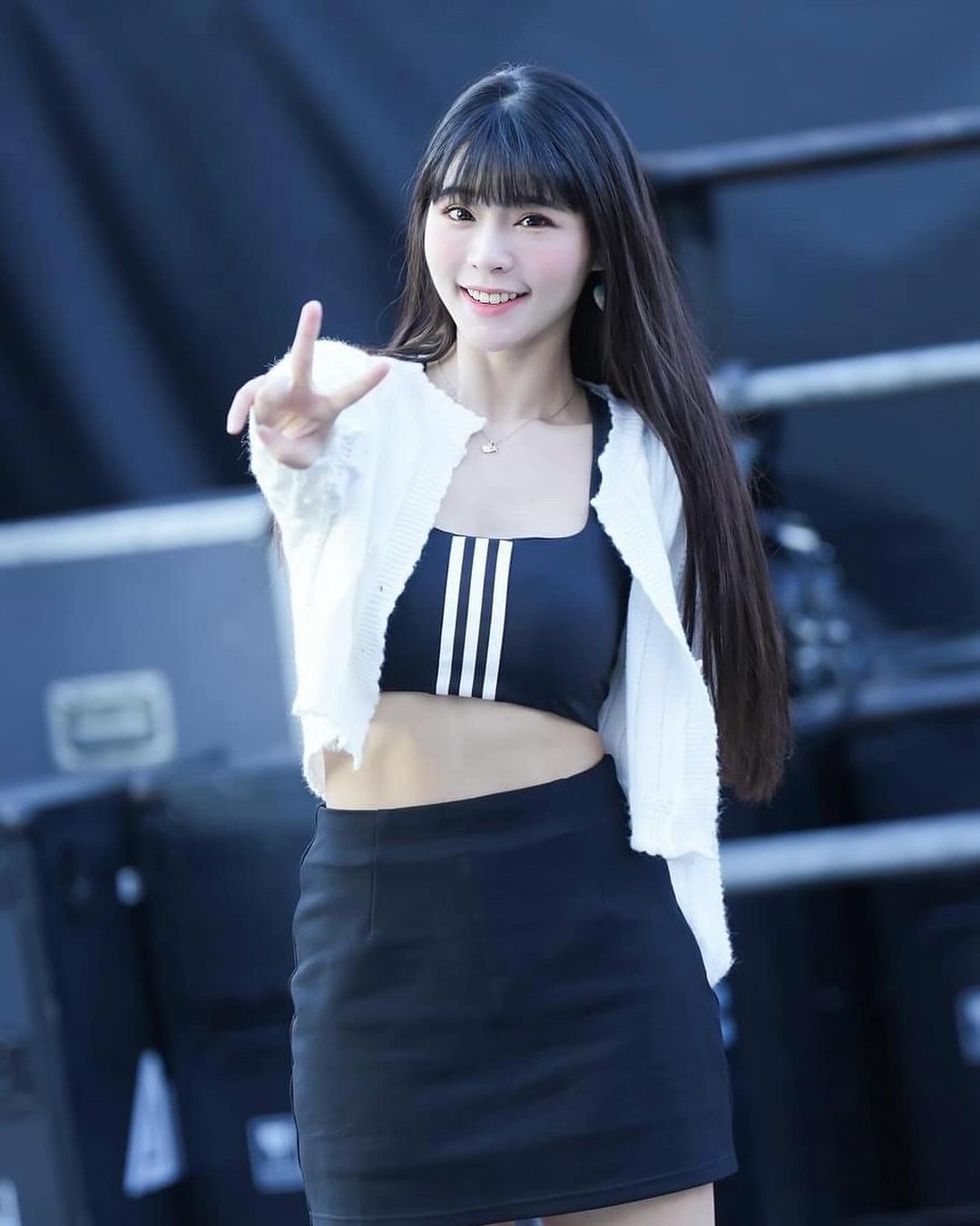 正妹「陸筱晴」細腰曲線好誘惑！眼睛狂吃冰淇淋-第1章-图片6