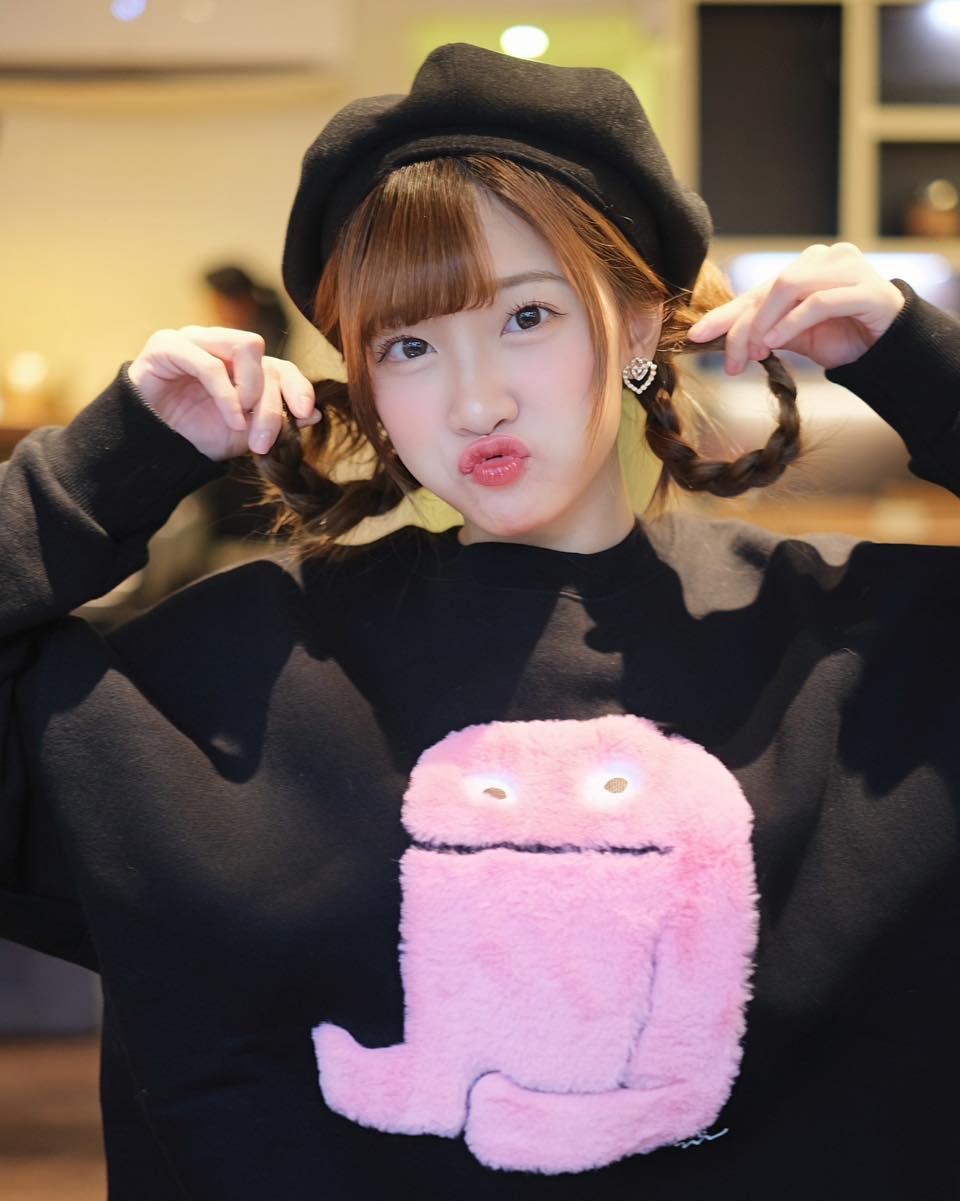 新一代女神「冼迪琦」小露深溝前傾視角實在太邪惡-第1章-图片10