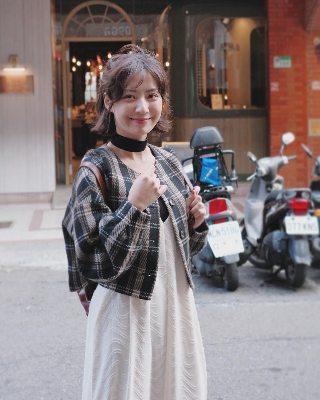 正妹網紅「Lucy」帶著挑逗眼神 勾人微笑太無法無天-第1章-图片5