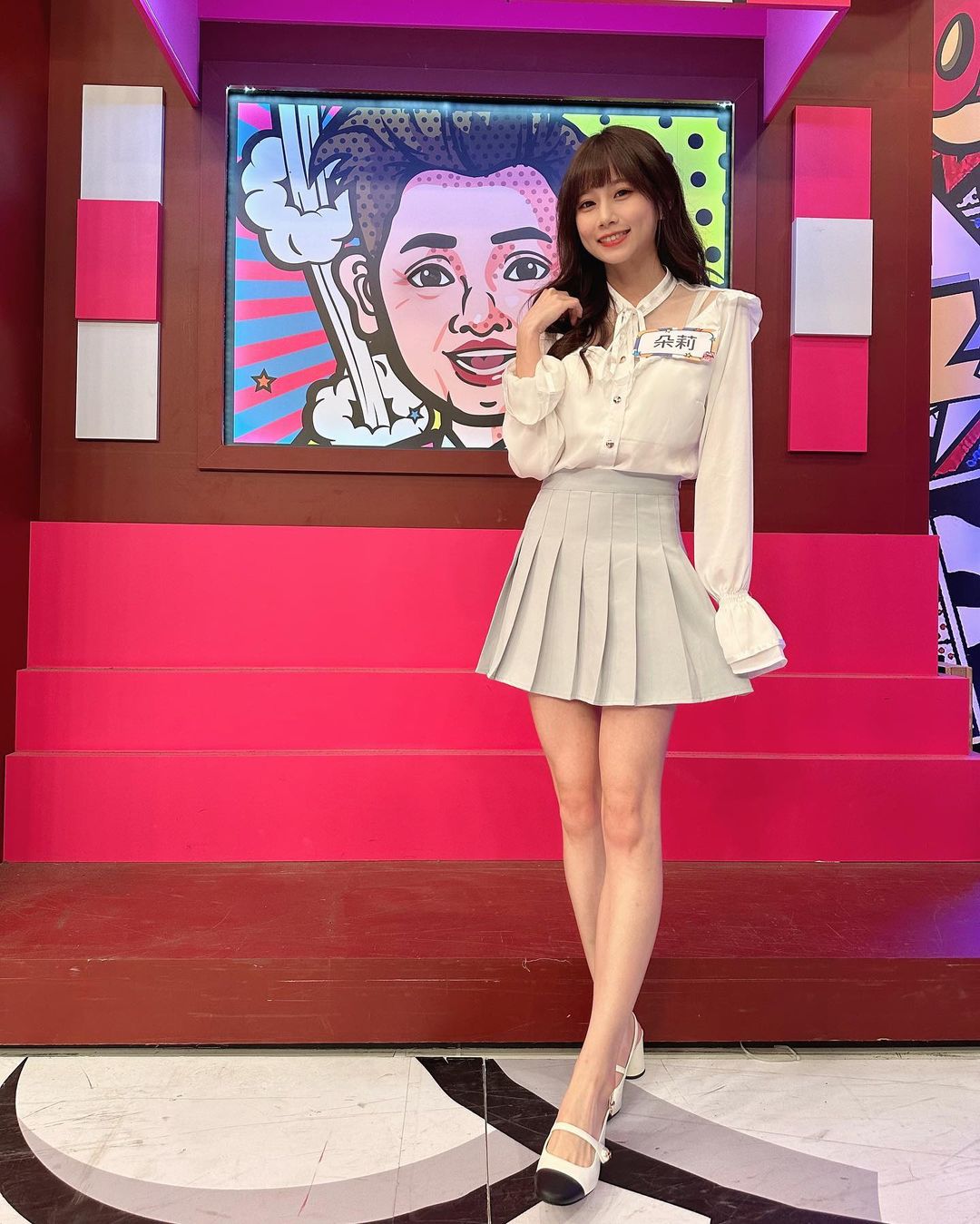 超甜老師「Dolly朵莉」露出白嫩美體極品水蛇腰-第1章-图片2