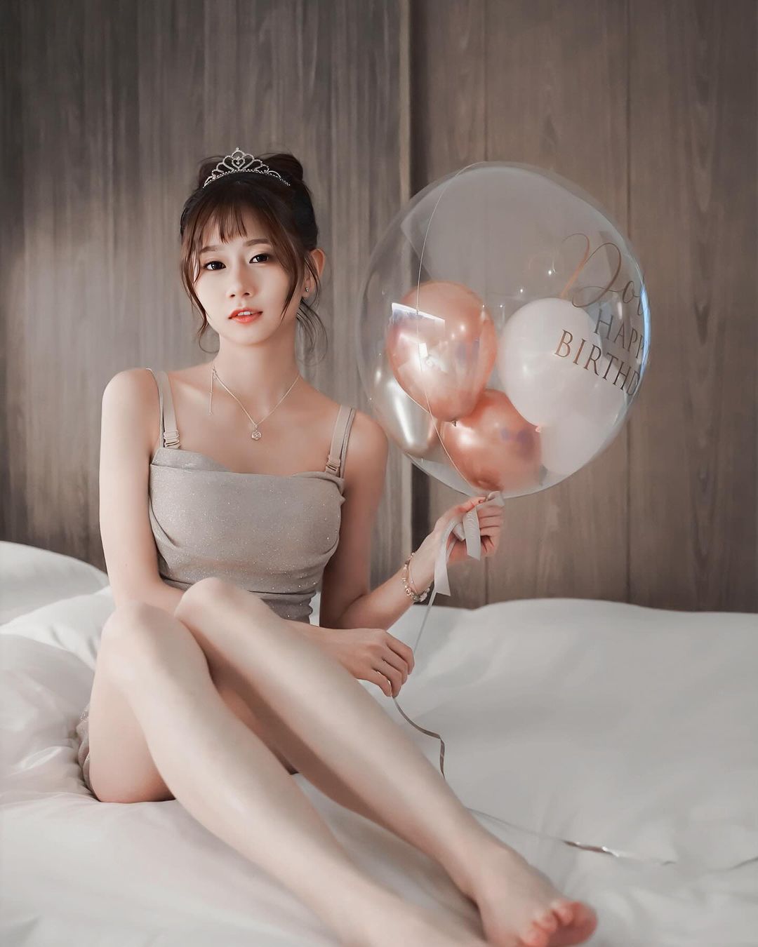 超甜老師「Dolly朵莉」露出白嫩美體極品水蛇腰-第1章-图片3