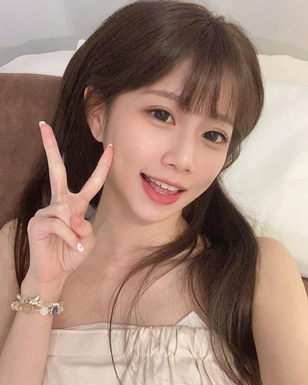 超甜老師「Dolly朵莉」露出白嫩美體極品水蛇腰-第1章-图片8