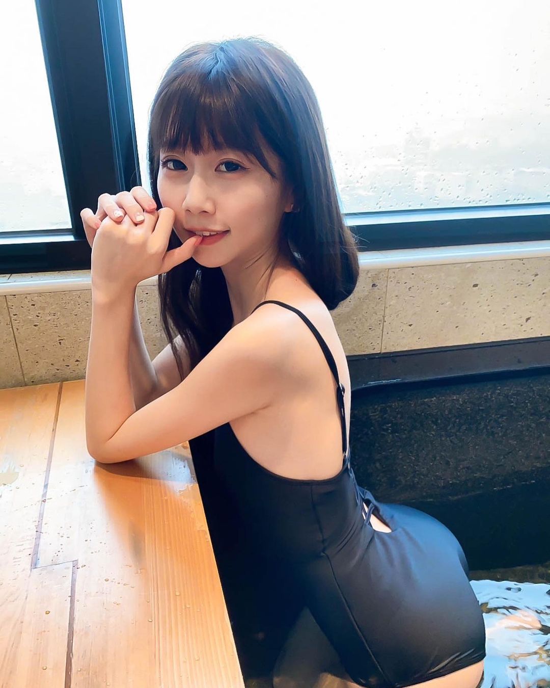 超甜老師「Dolly朵莉」露出白嫩美體極品水蛇腰-第1章-图片9